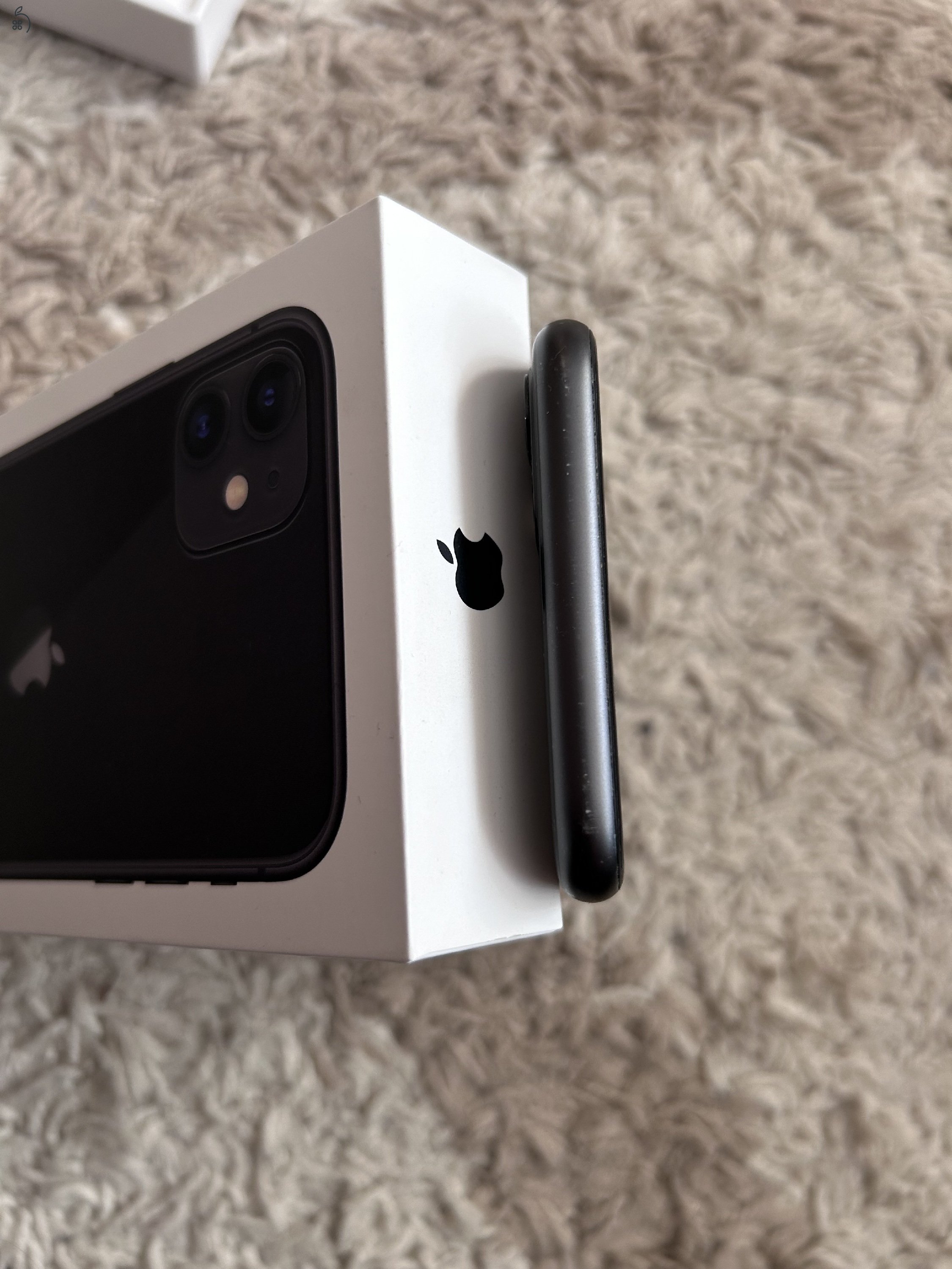 iPhone 11 fekete 64 GB