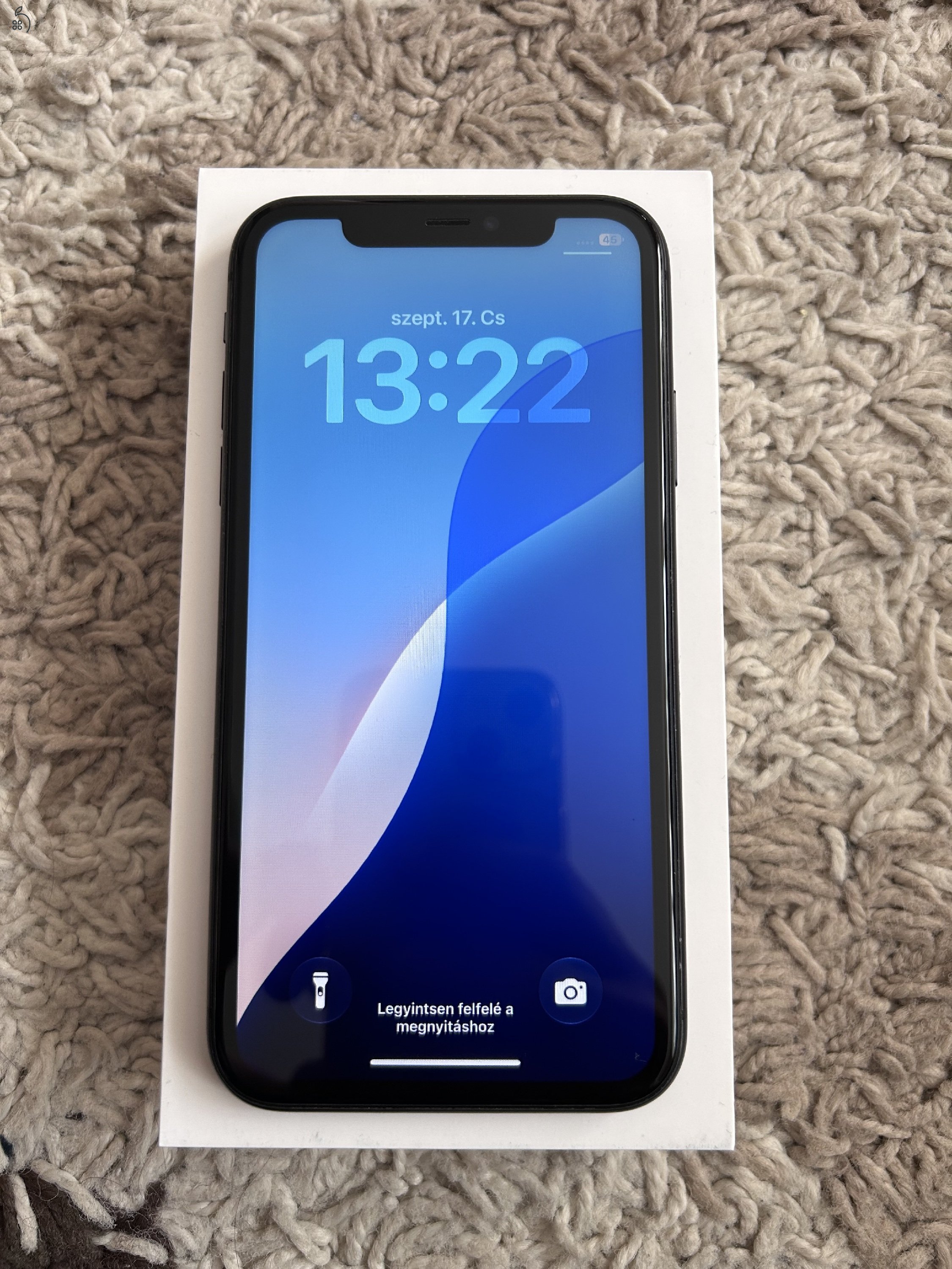 iPhone 11 fekete 64 GB