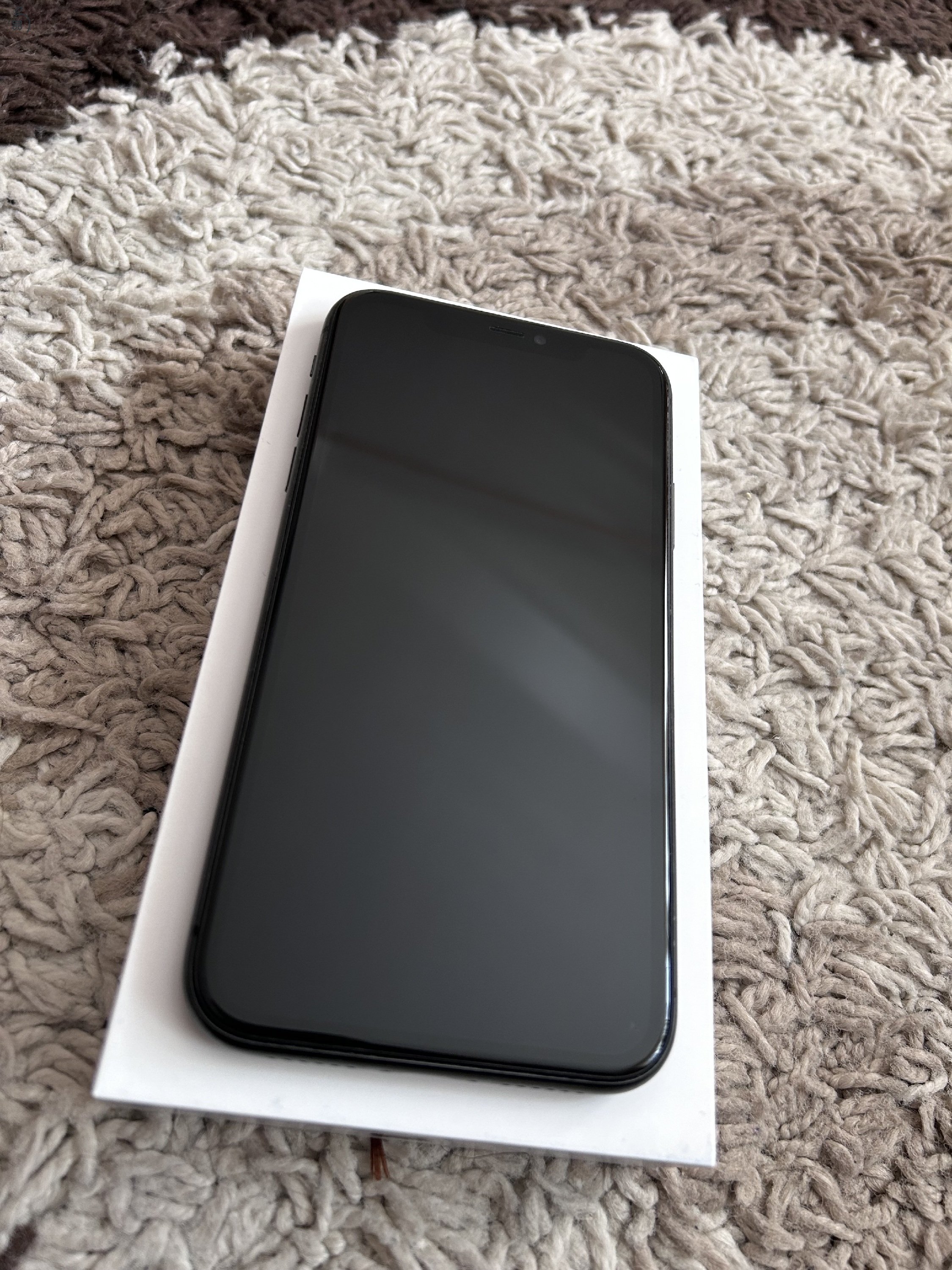 iPhone 11 fekete 64 GB
