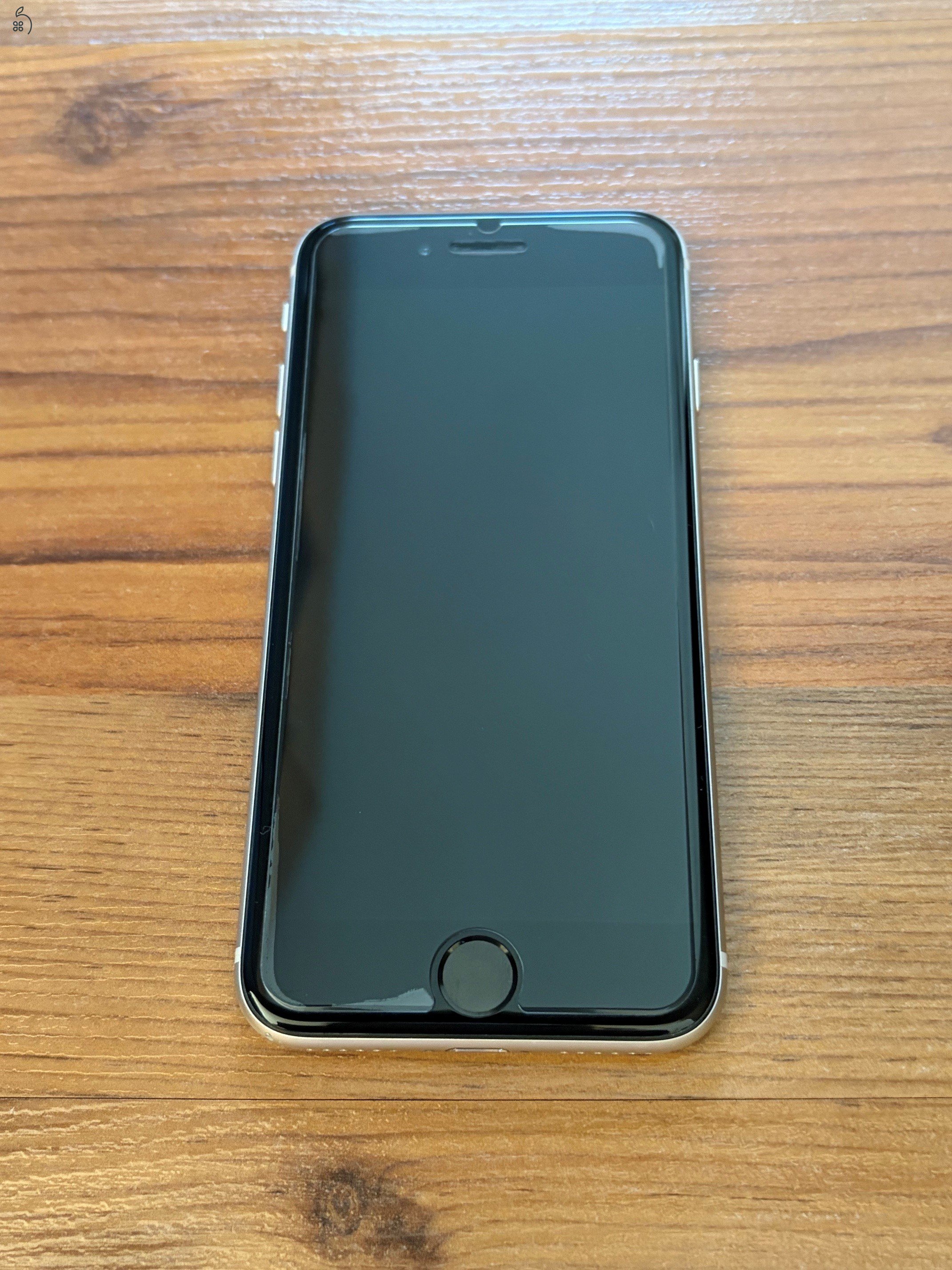 iPhone SE (3. generációs) 64GB csillagfény