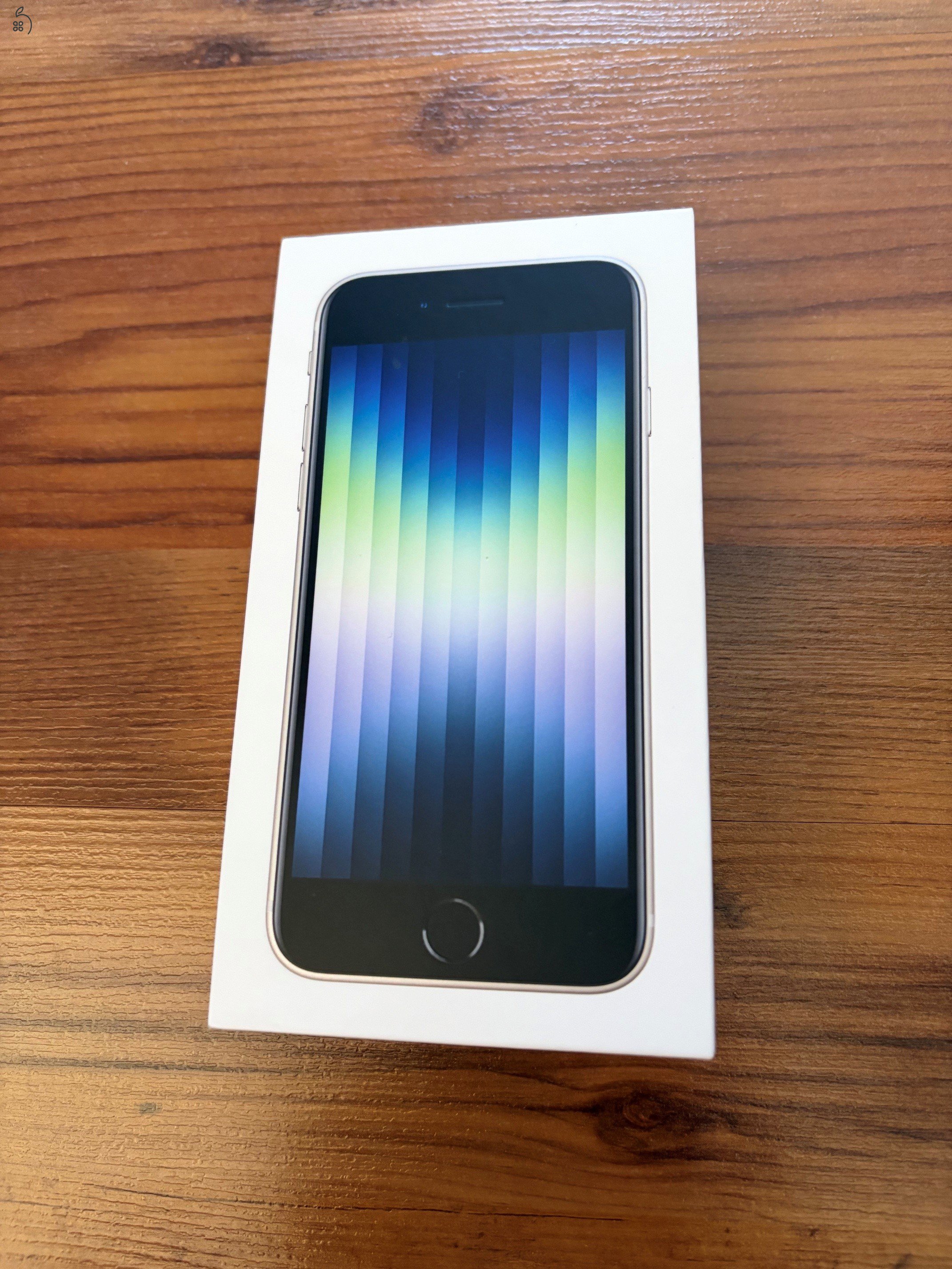 iPhone SE (3. generációs) 64GB csillagfény
