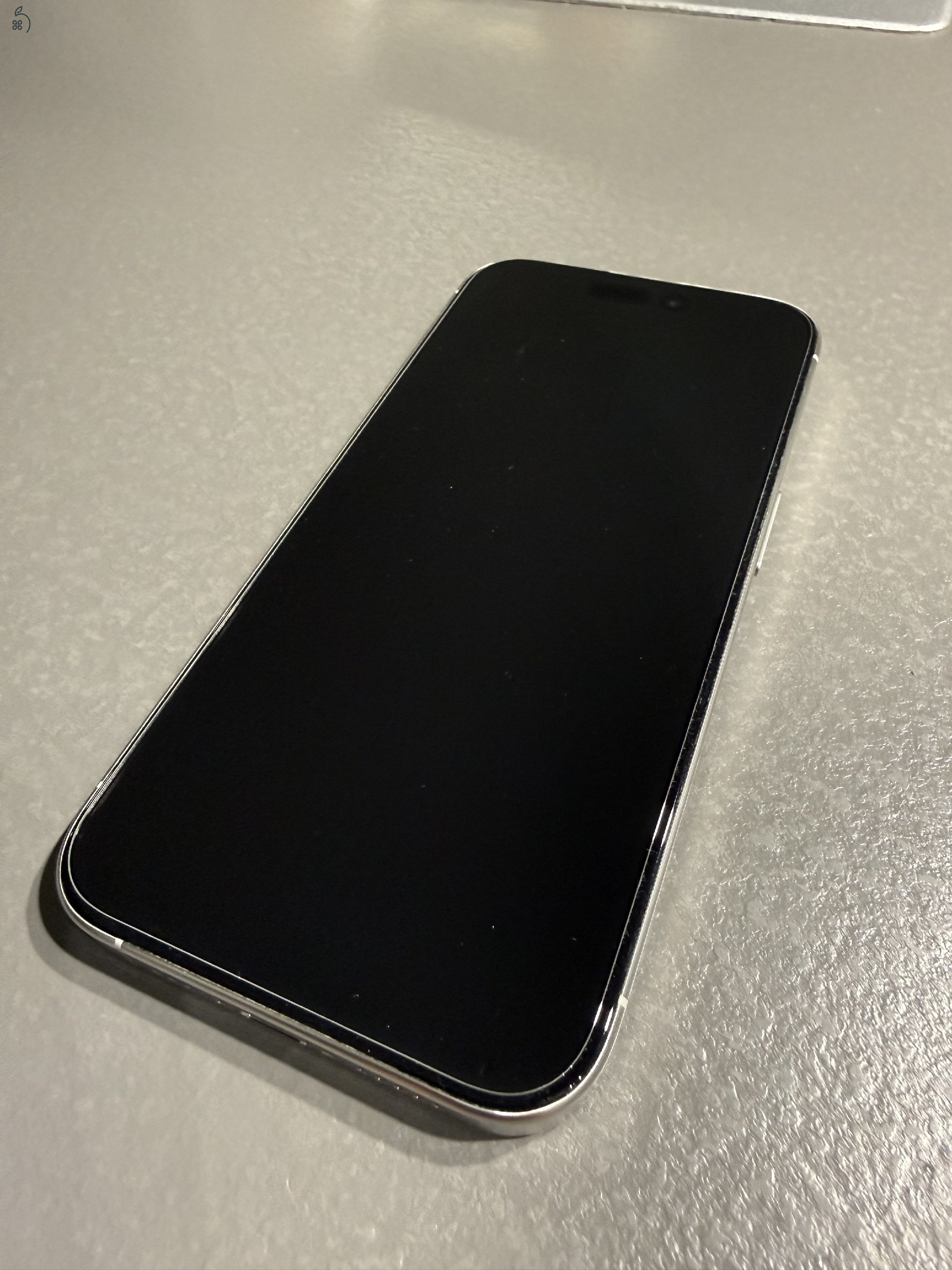 Eladó iPhone 15 Pro 256 GB fehér/titán – kitűnő állapotban