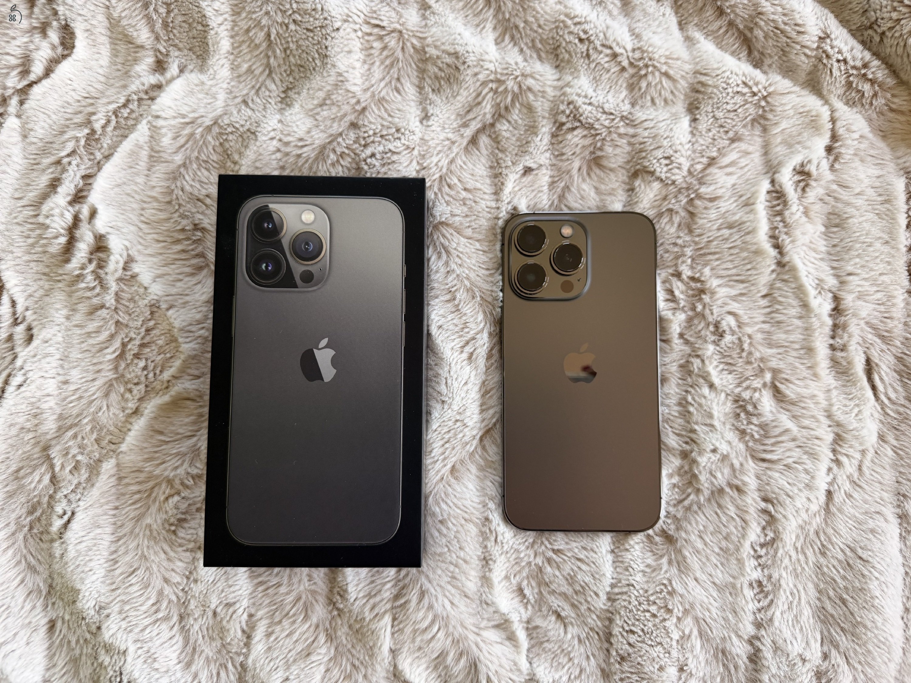 iPhone 13 Pro 128GB Grafitszürke + 7 db tok + üvegfólia szett! 