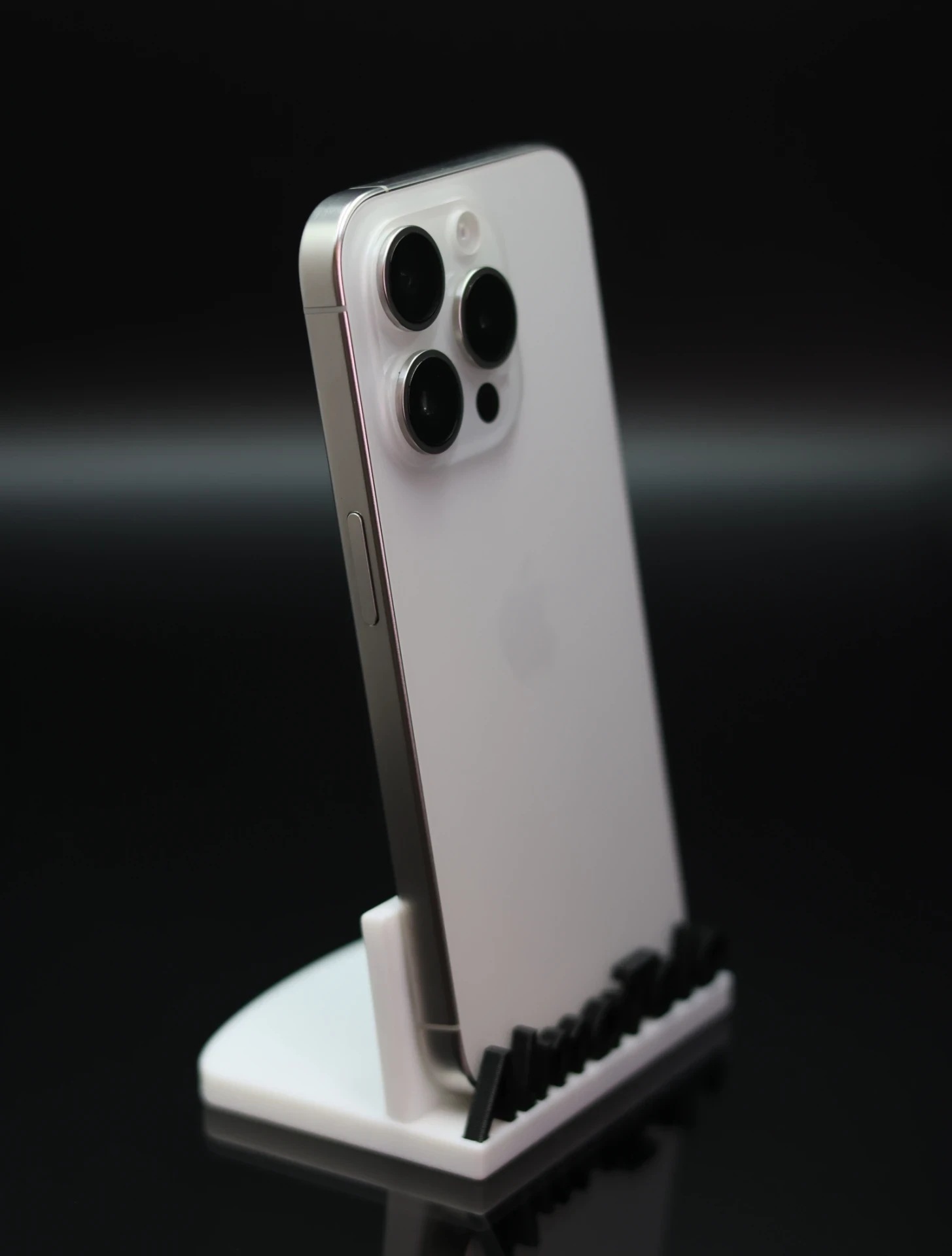 Apple iPhone 15 Pro eSIM 256 GB White Titanium 100% akku - 12 HÓ GARANCIA