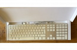 Apple Keyboard A1243 alkatrésznek, dobozában