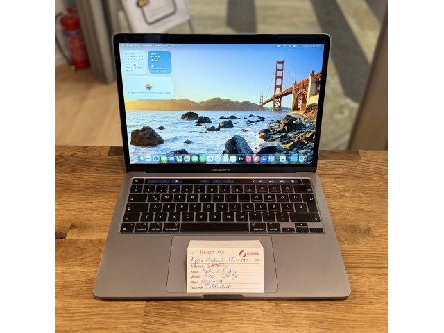 .Apple MacBook Pro 13