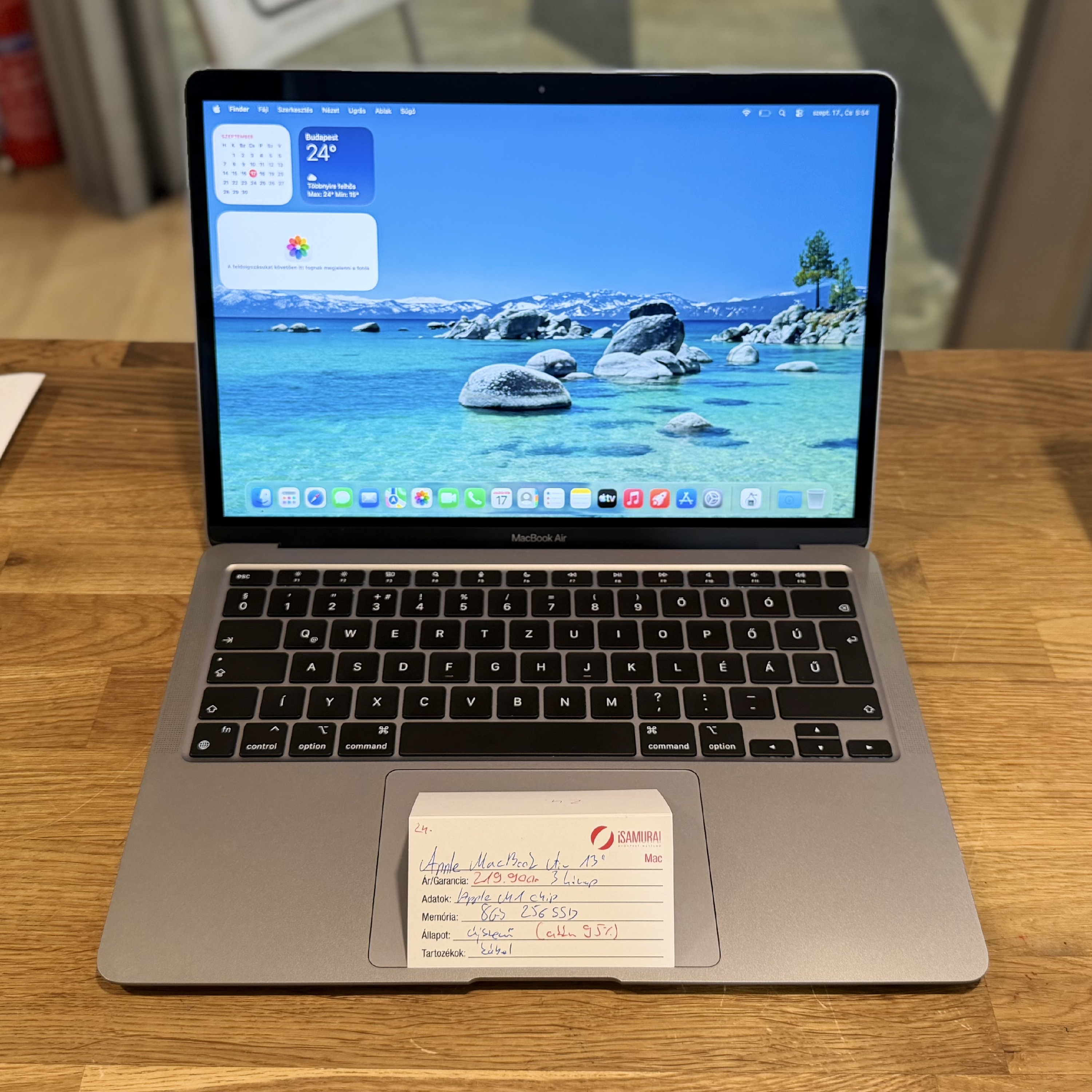 .Apple MacBook Air - M1 - 8 GB RAM - 256 GB SSD - Akku 95% (24.)