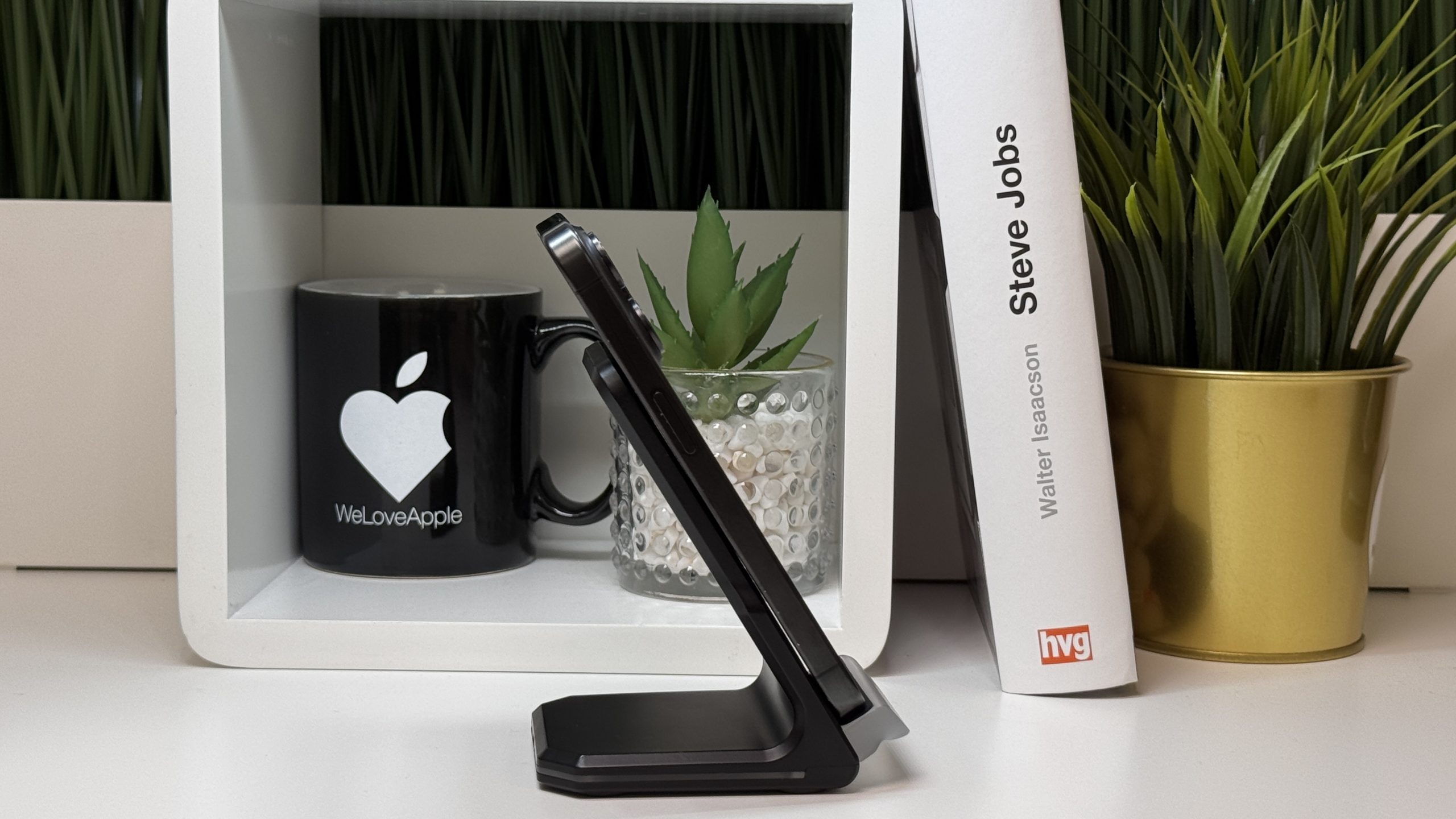 iPhone 15 Pro 256GB, Fekete Titán, Független, Számla, 2 Év Garancia, 81%