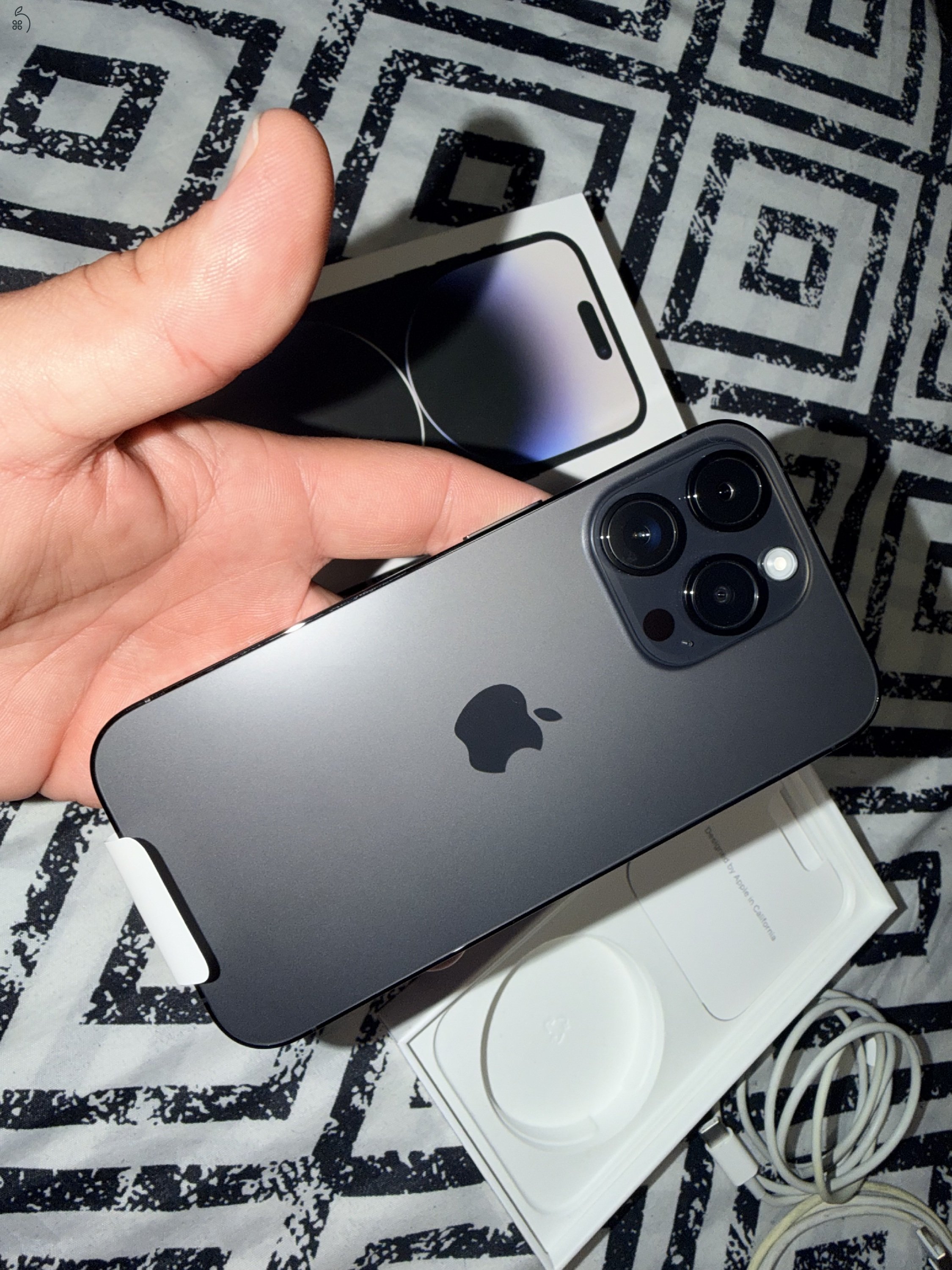 Apple iPhone 14 Pro 128GB - Új- Space Black - Akku 100%