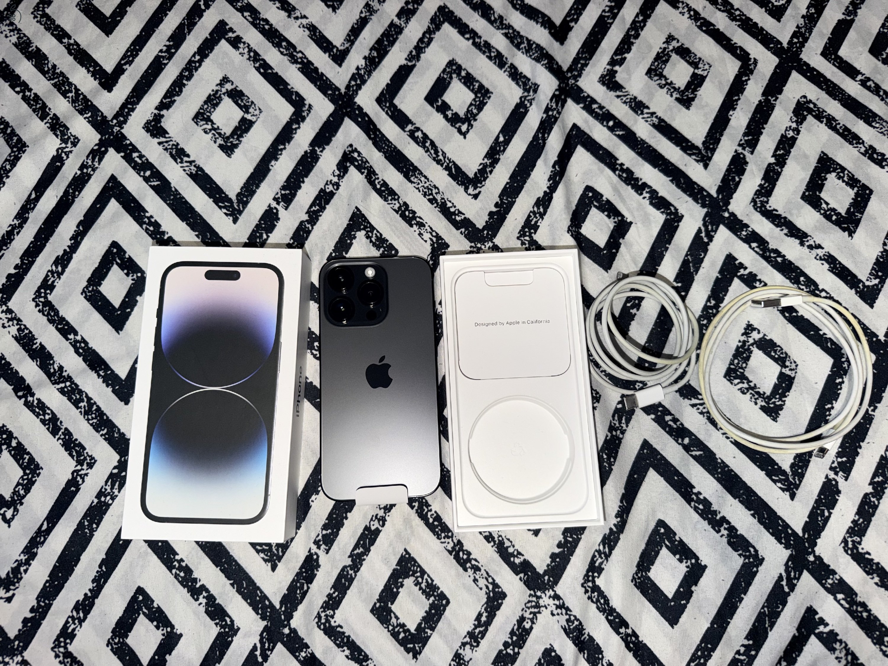 Apple iPhone 14 Pro 128GB - Új- Space Black - Akku 100%