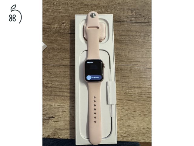 Apple Watch Series 9-em, 41 mm-es, GPS-es változat Rózsaszín