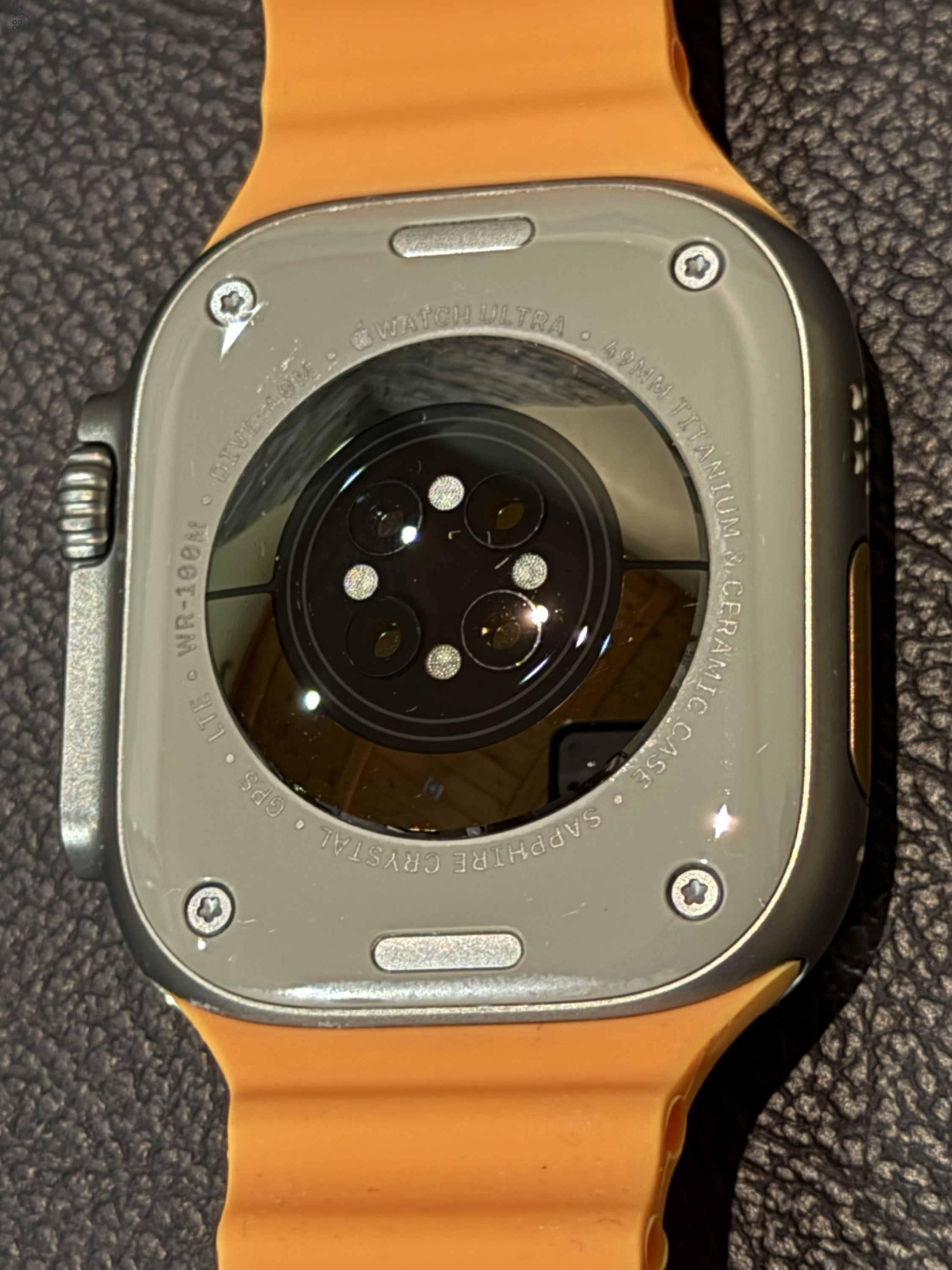 Apple Watch Ultra 2 extrákkal eladó