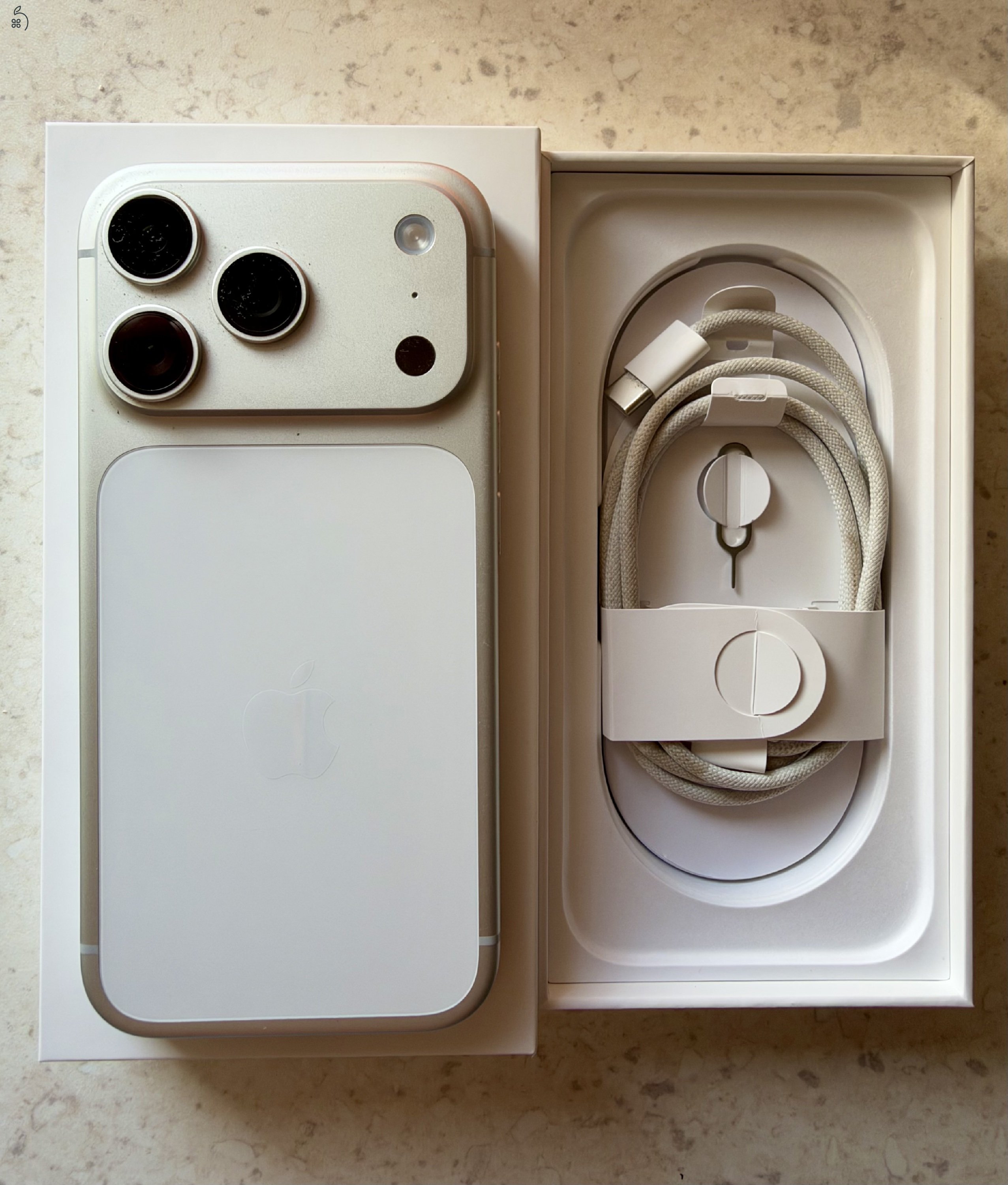Iphone 17 Pro 256 GB Silver színben 100% -os Akkuval