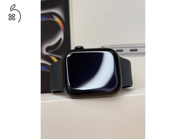  MAKULÁTLAN Apple Watch Series 8 45mm 100% akku