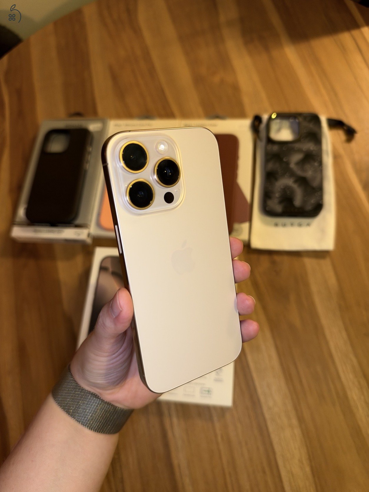 iPhone 16 Pro 95%-os akkumulátor, iStyle garancia 2026.12.24-ig, 4 tokkal és tartozékokkal 