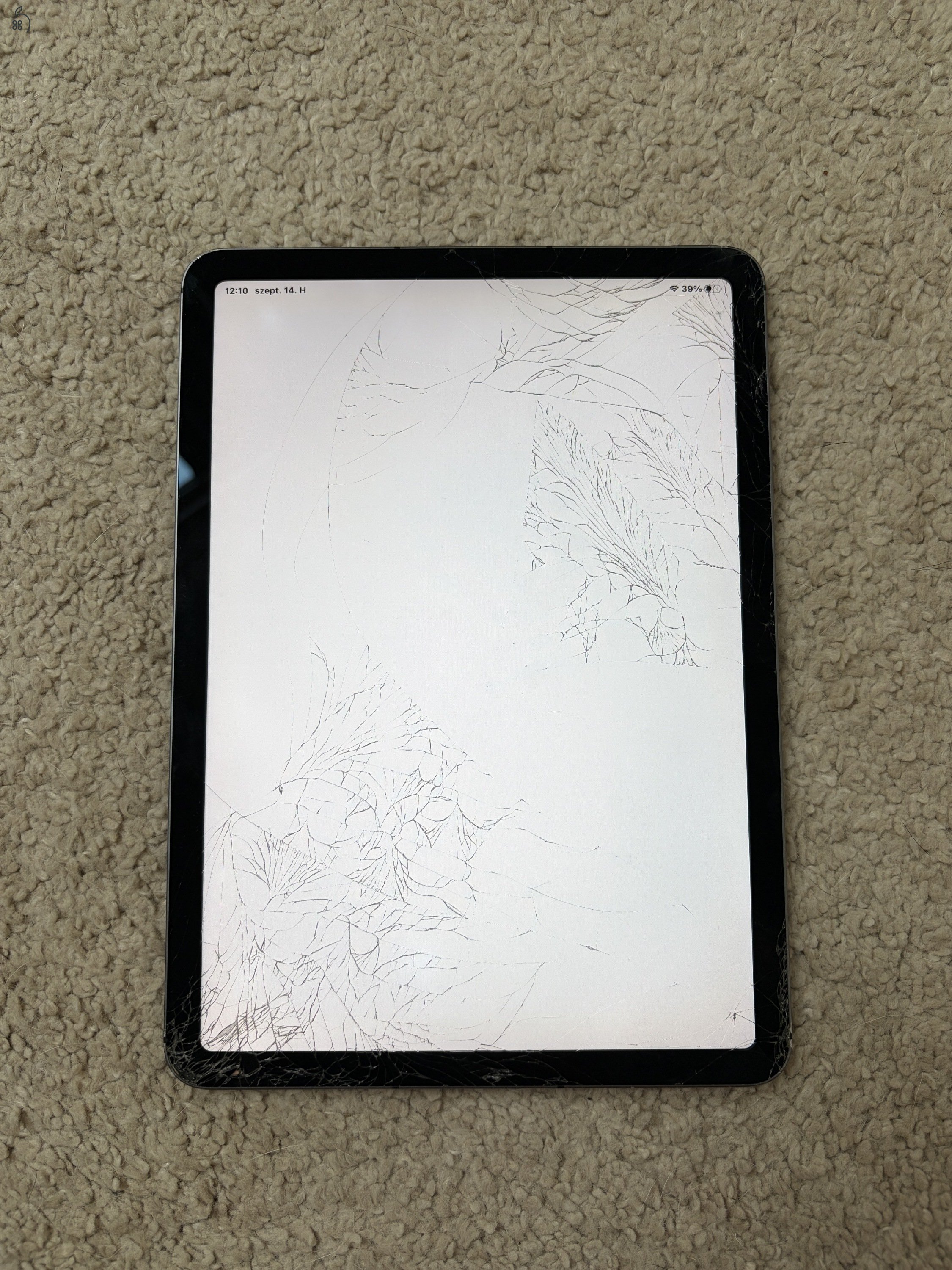 Apple iPad Air 4 64GB Cellular + Apple Smart Keyboard Folio