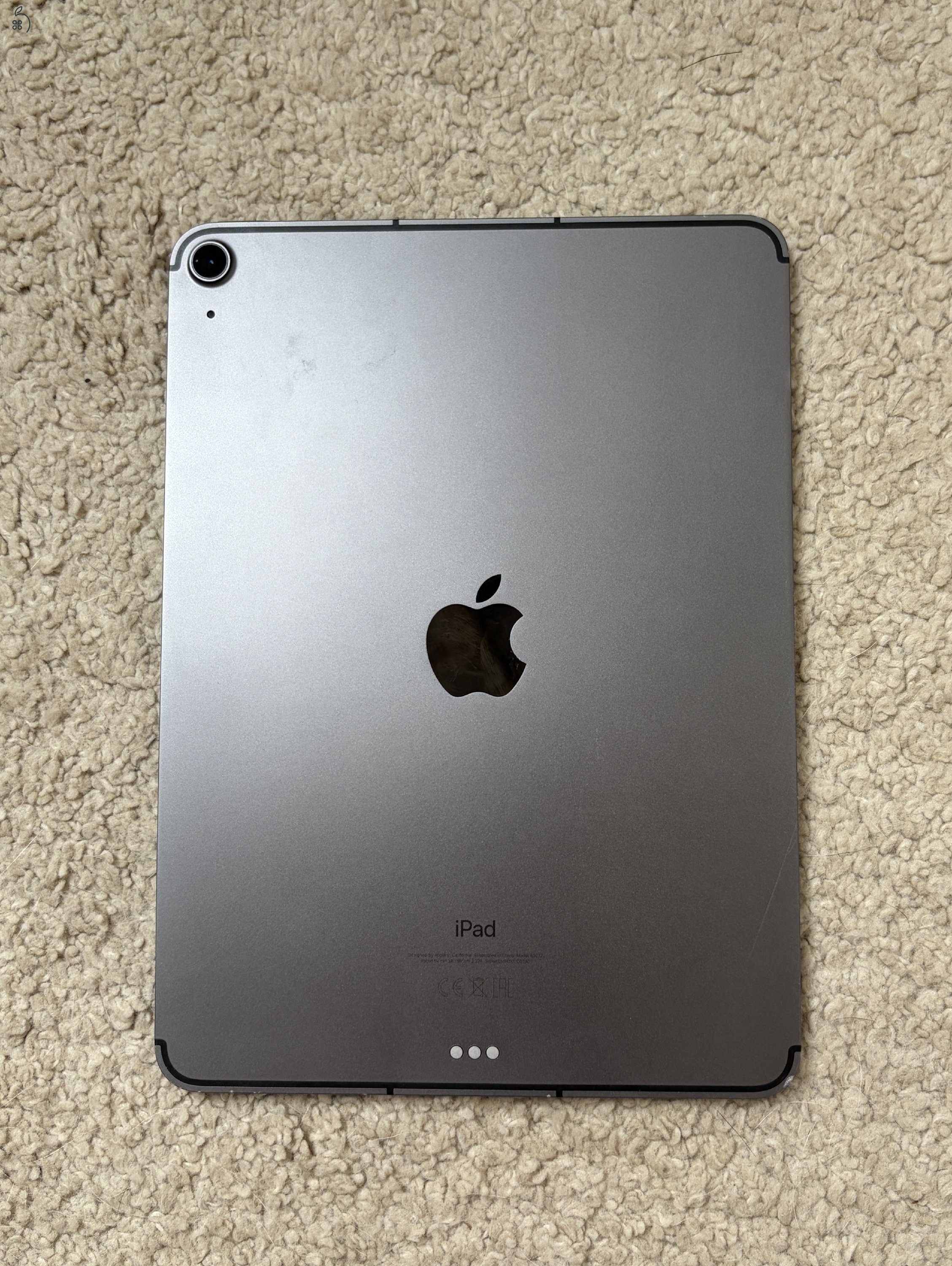 Apple iPad Air 4 64GB Cellular + Apple Smart Keyboard Folio
