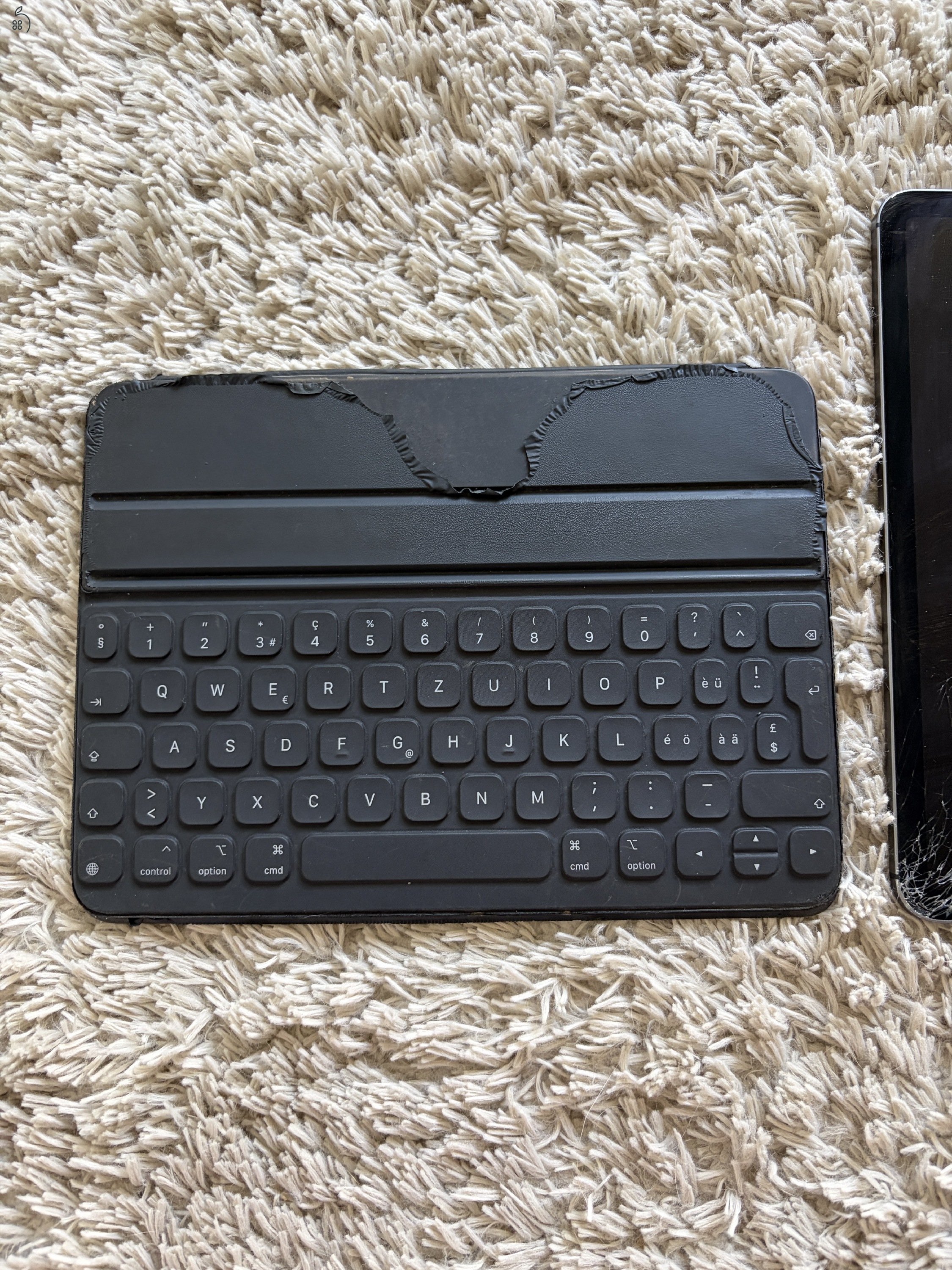 Apple iPad Air 4 64GB Cellular + Apple Smart Keyboard Folio
