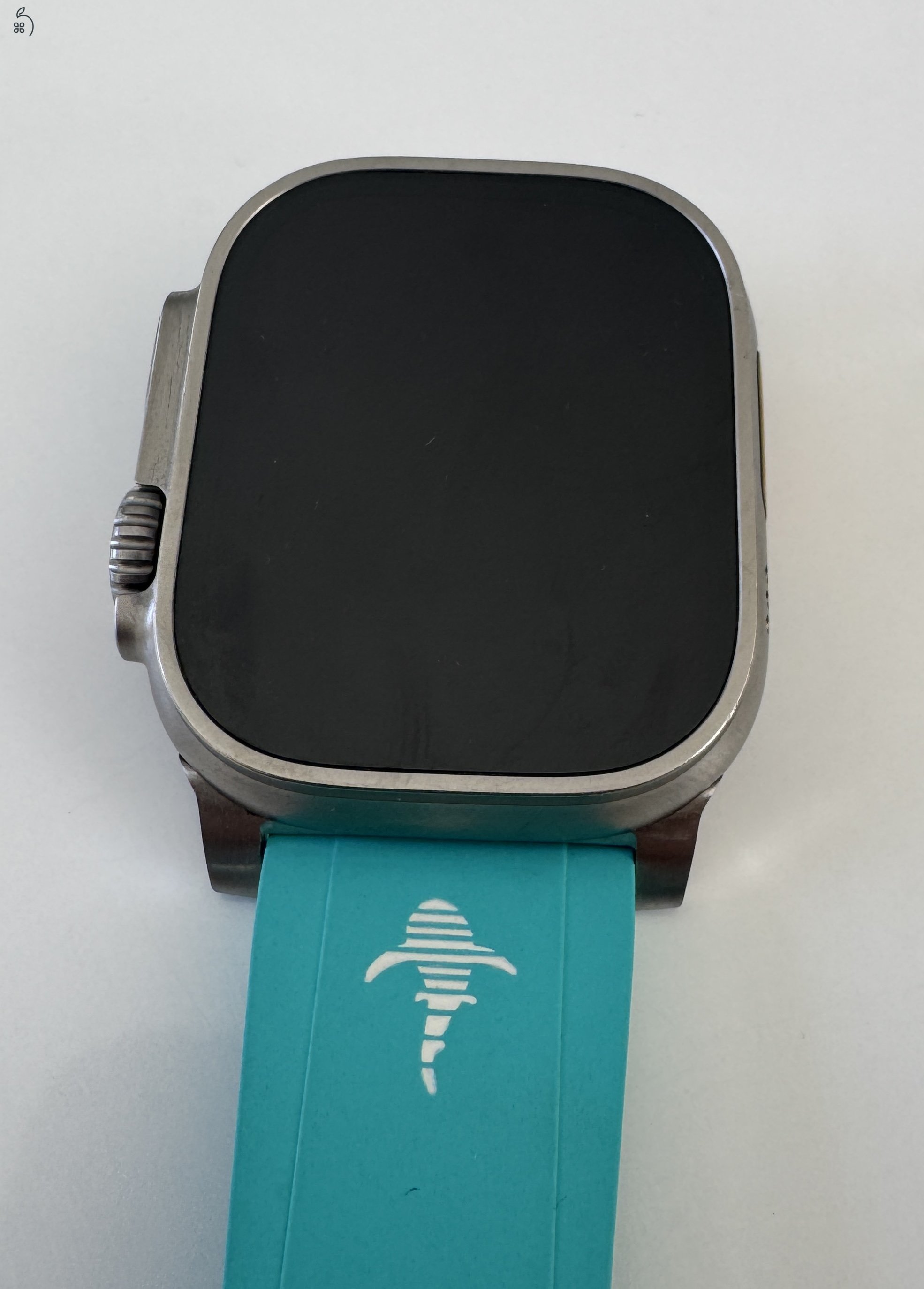 Apple Watch Ultra 1 49 mm Titanium – GPS + Cellular (GSM) változat, karcmentes kijelző 86% akku + 3 szíj