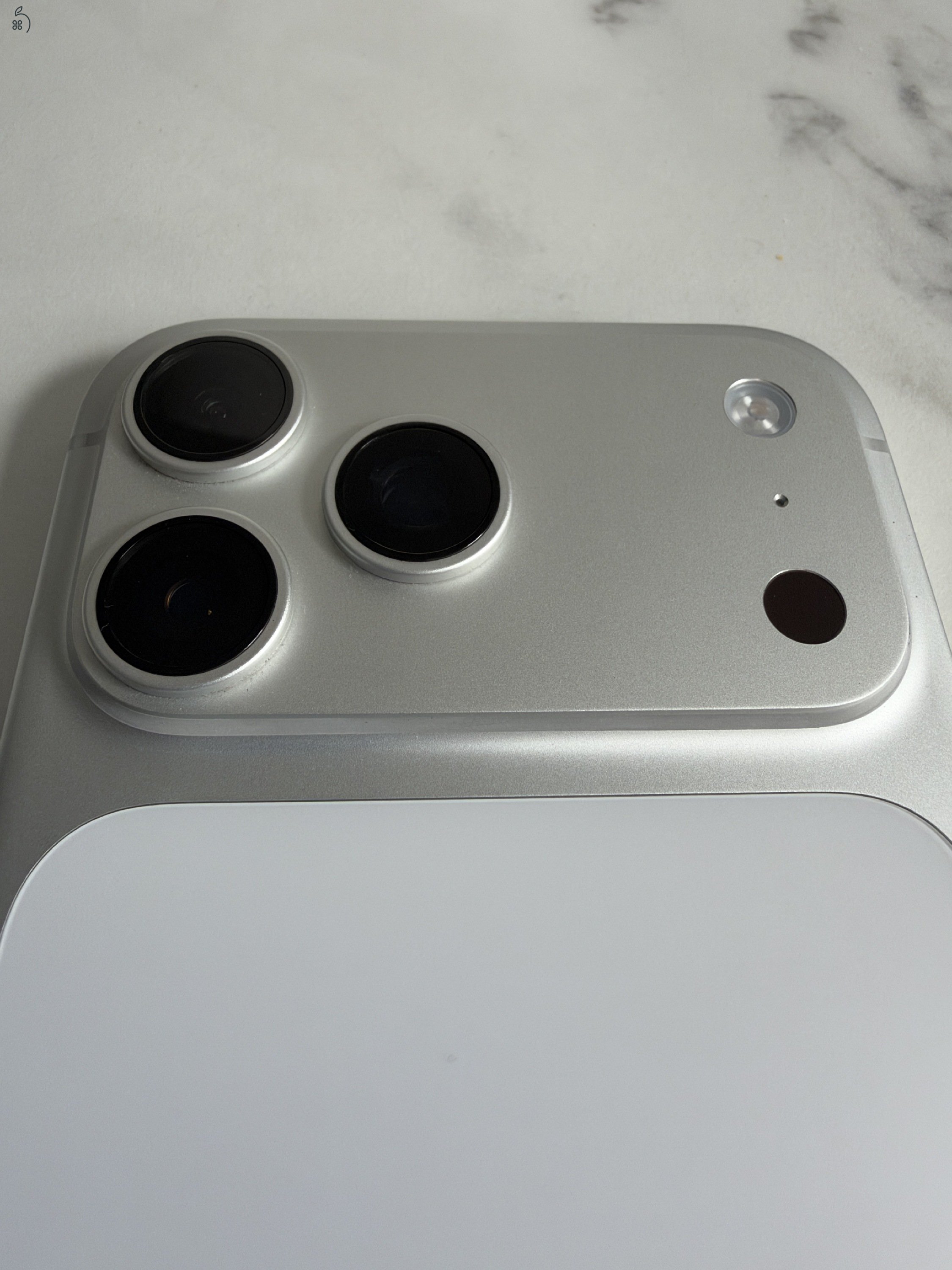 IPHONE 17 PRO MAX 256GB EZÜST - TÖBB MINT 2 ÉV GARANCIÁVAL, KÁRTYAFÜGGETLEN, TEHERMENTES