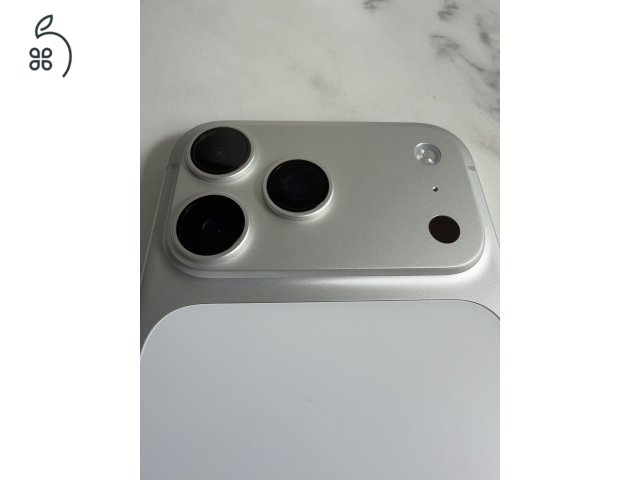 IPHONE 17 PRO MAX 256GB EZÜST - TÖBB MINT 2 ÉV GARANCIÁVAL, KÁRTYAFÜGGETLEN, TEHERMENTES