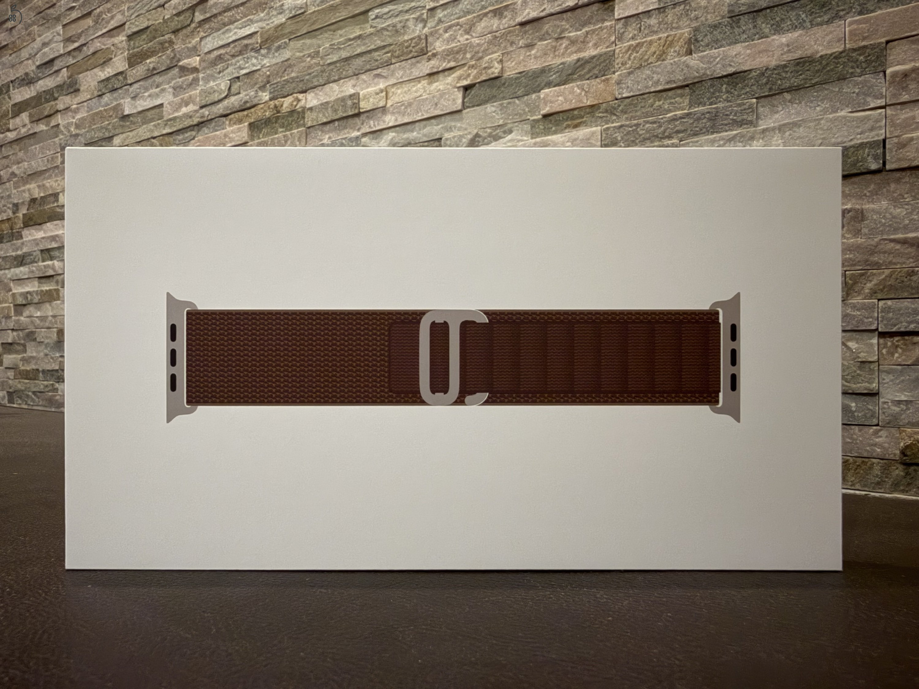 Apple Watch Ultra burgundi színű Alpesi pánt (bontatlan új) eladó