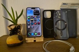 iPhone 15 Pro 128GB – karcmentes – 88% akku – 3 tok + kábel