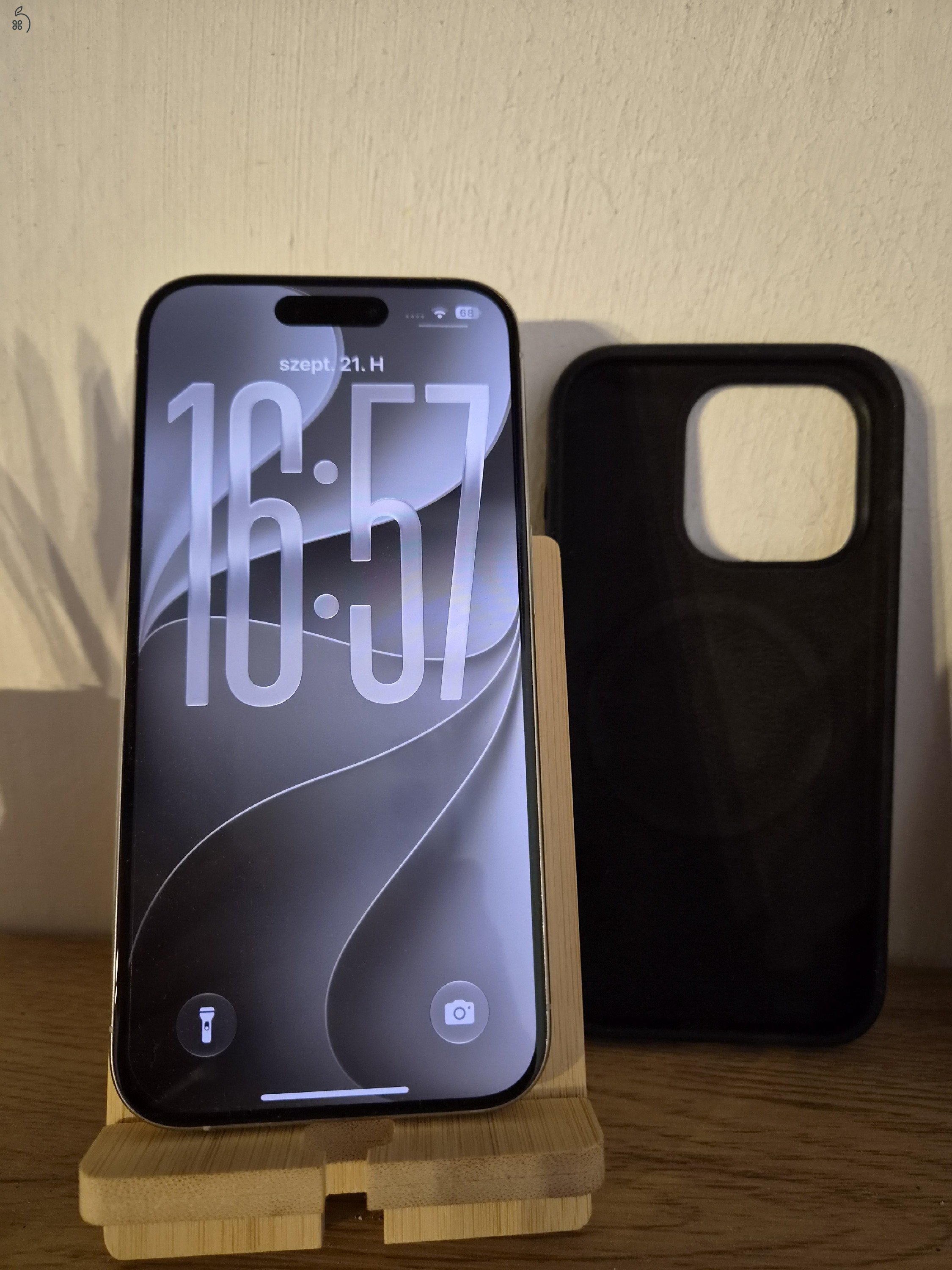 iPhone 15 Pro 128GB – karcmentes – 88% akku – 3 tok + kábel
