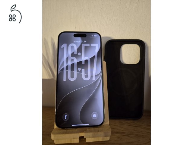 iPhone 15 Pro 128GB – karcmentes – 88% akku – 3 tok + kábel