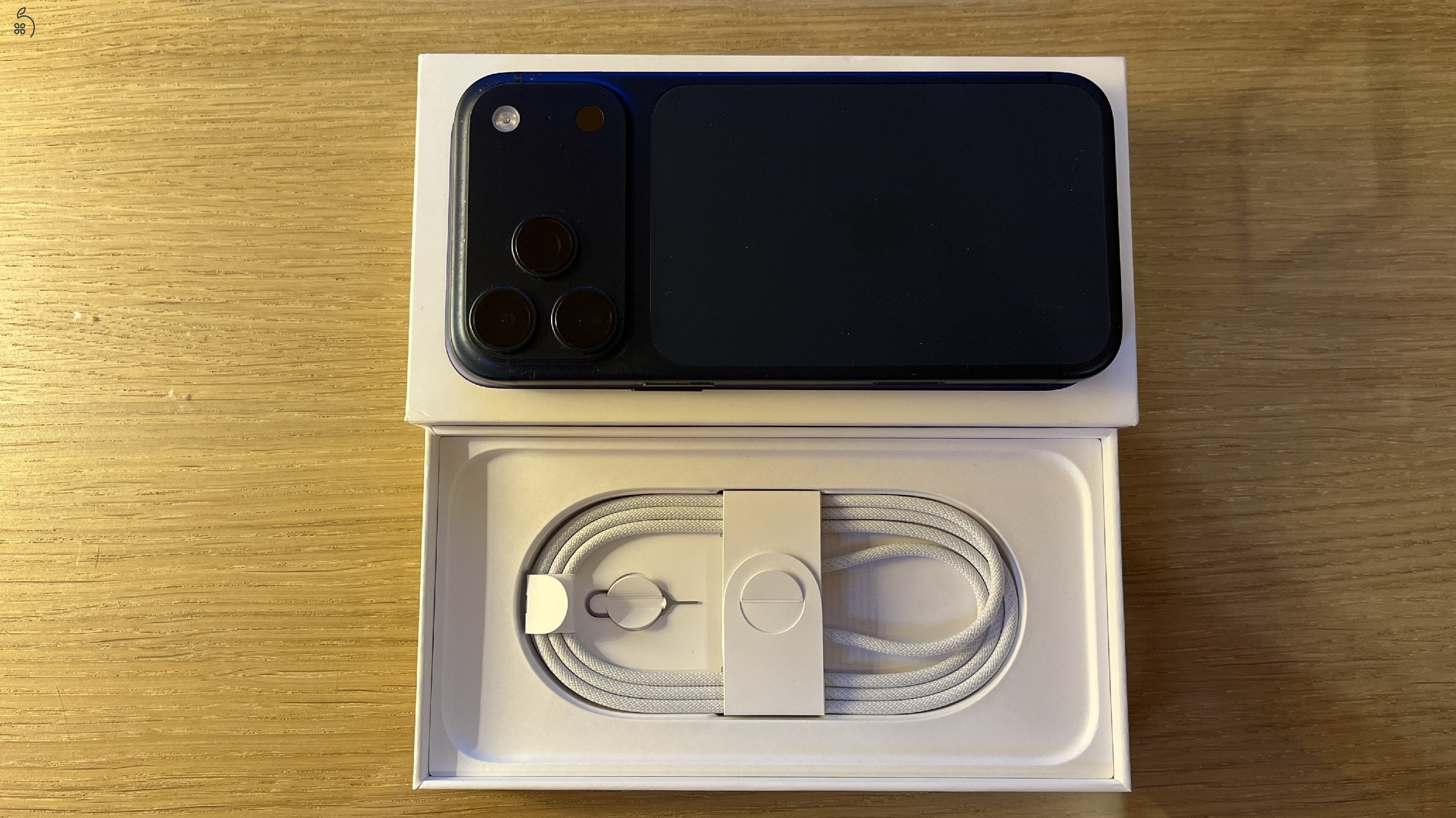iPhone 17 Pro Max 256GB Kártyafüggetlen - Garancia 2026.10.01.-ig!