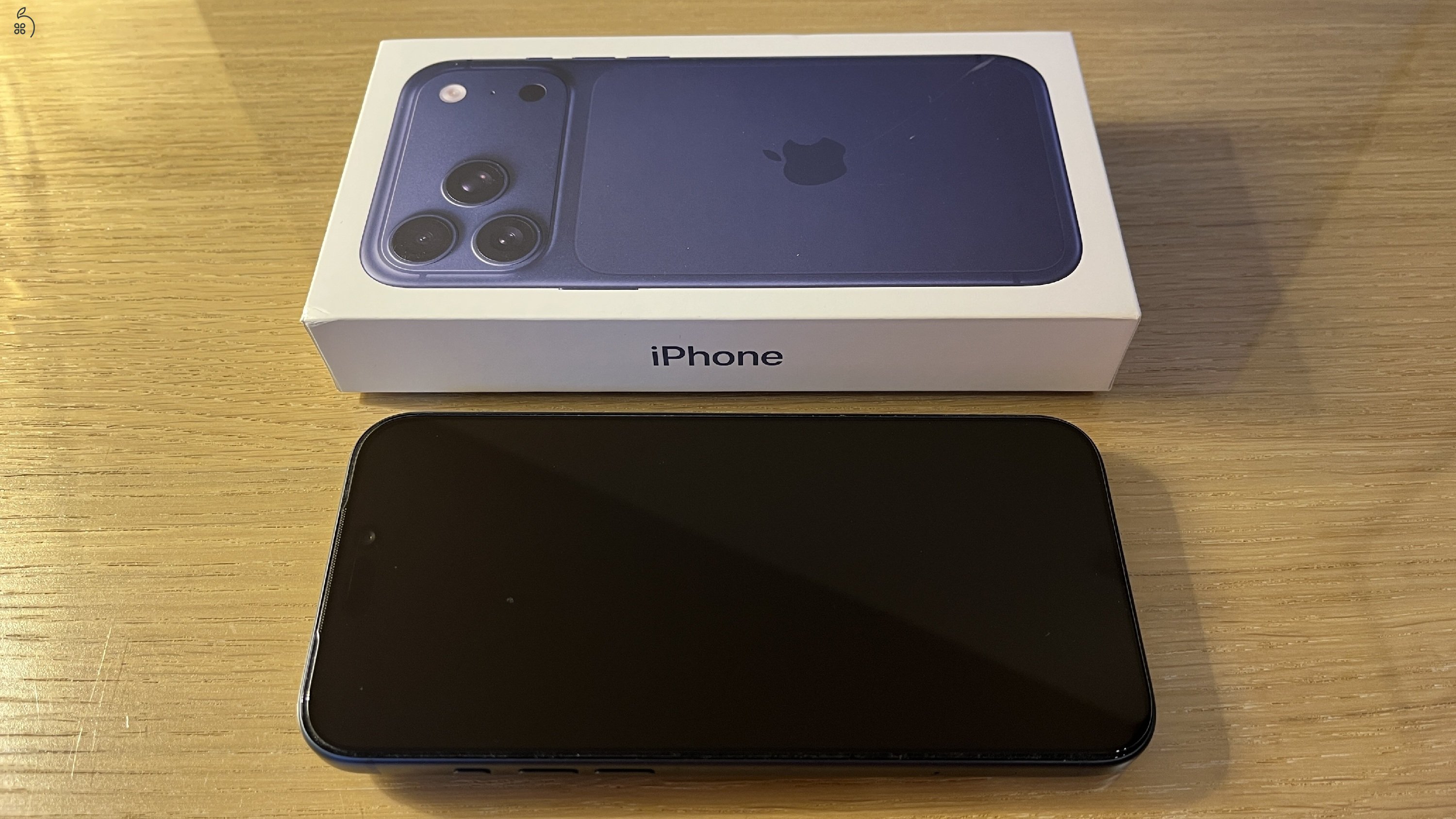iPhone 17 Pro Max 256GB Kártyafüggetlen - Garancia 2026.10.01.-ig!