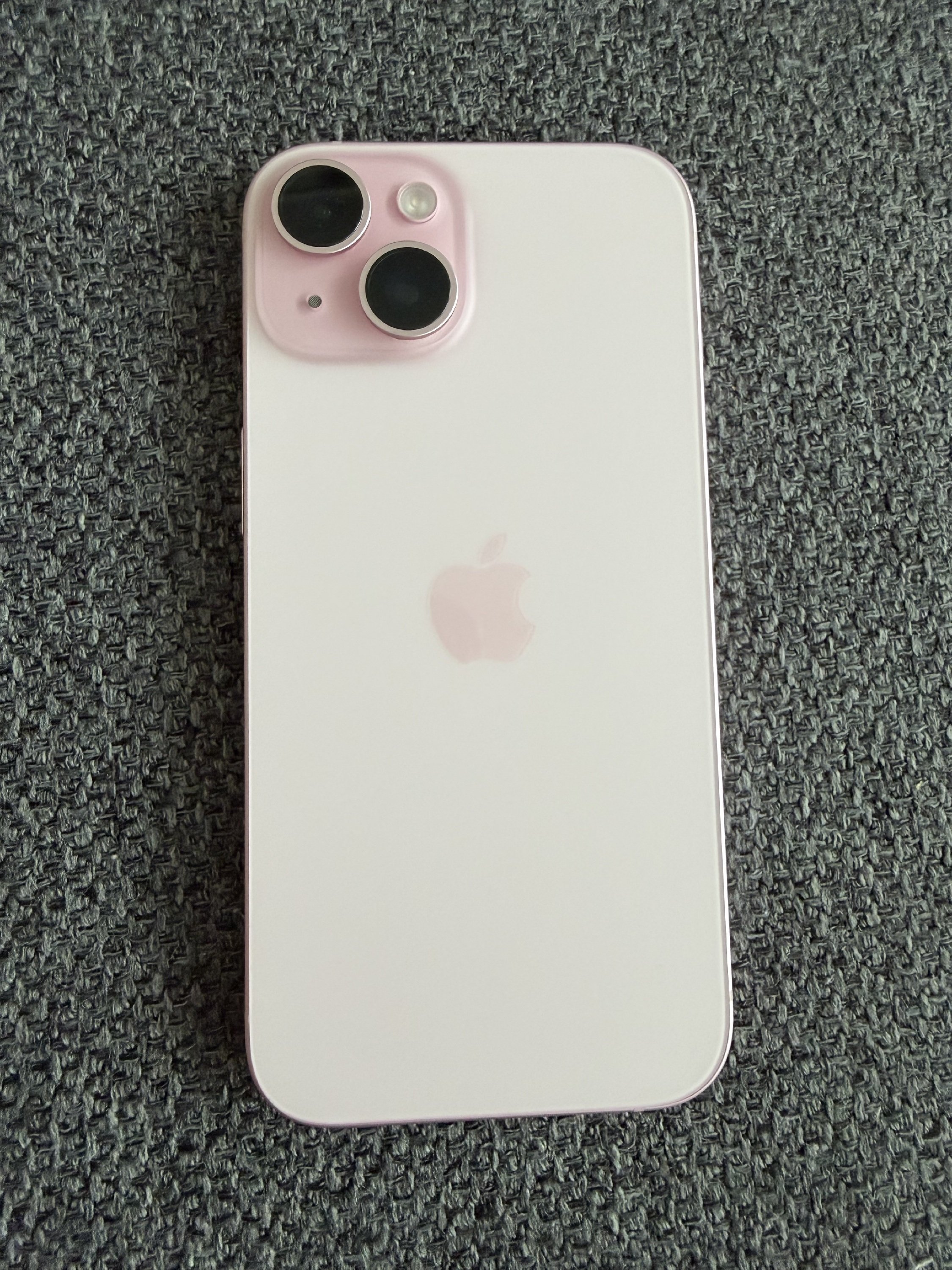 iPhone 15 128 GB kitűnő állapotú