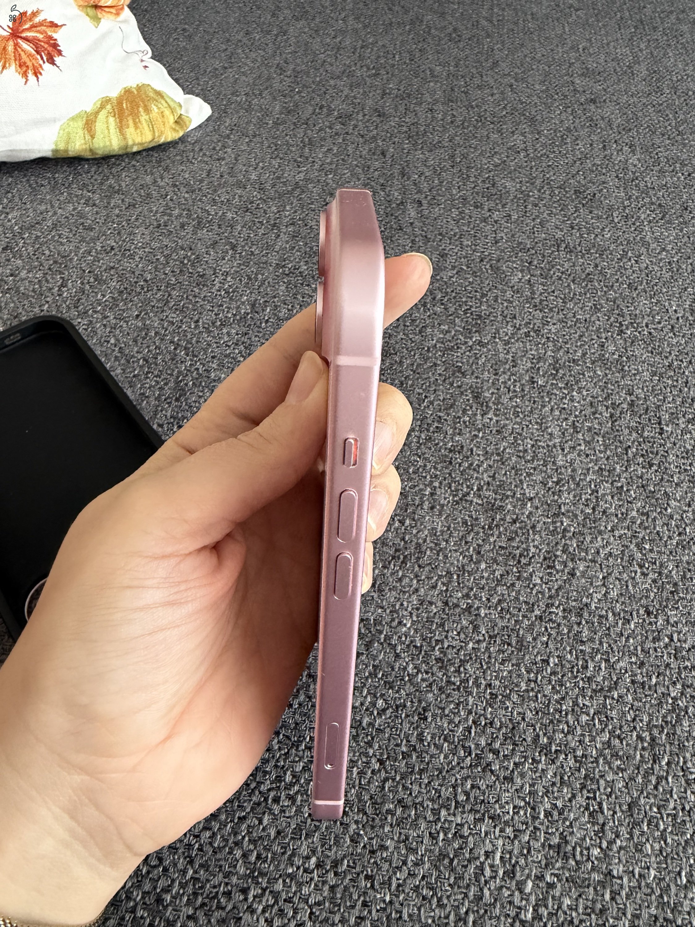 iPhone 15 128 GB kitűnő állapotú