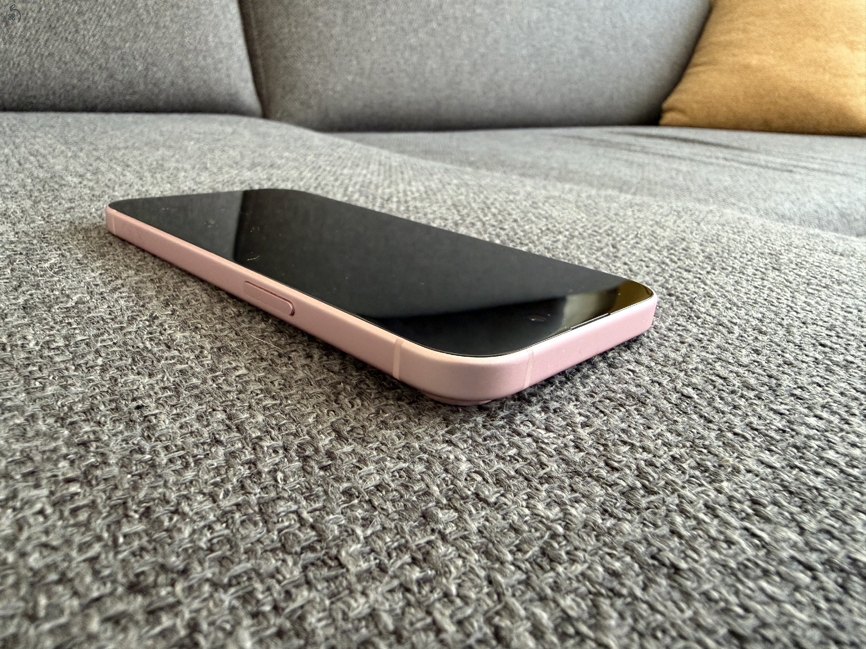 iPhone 15 128 GB kitűnő állapotú
