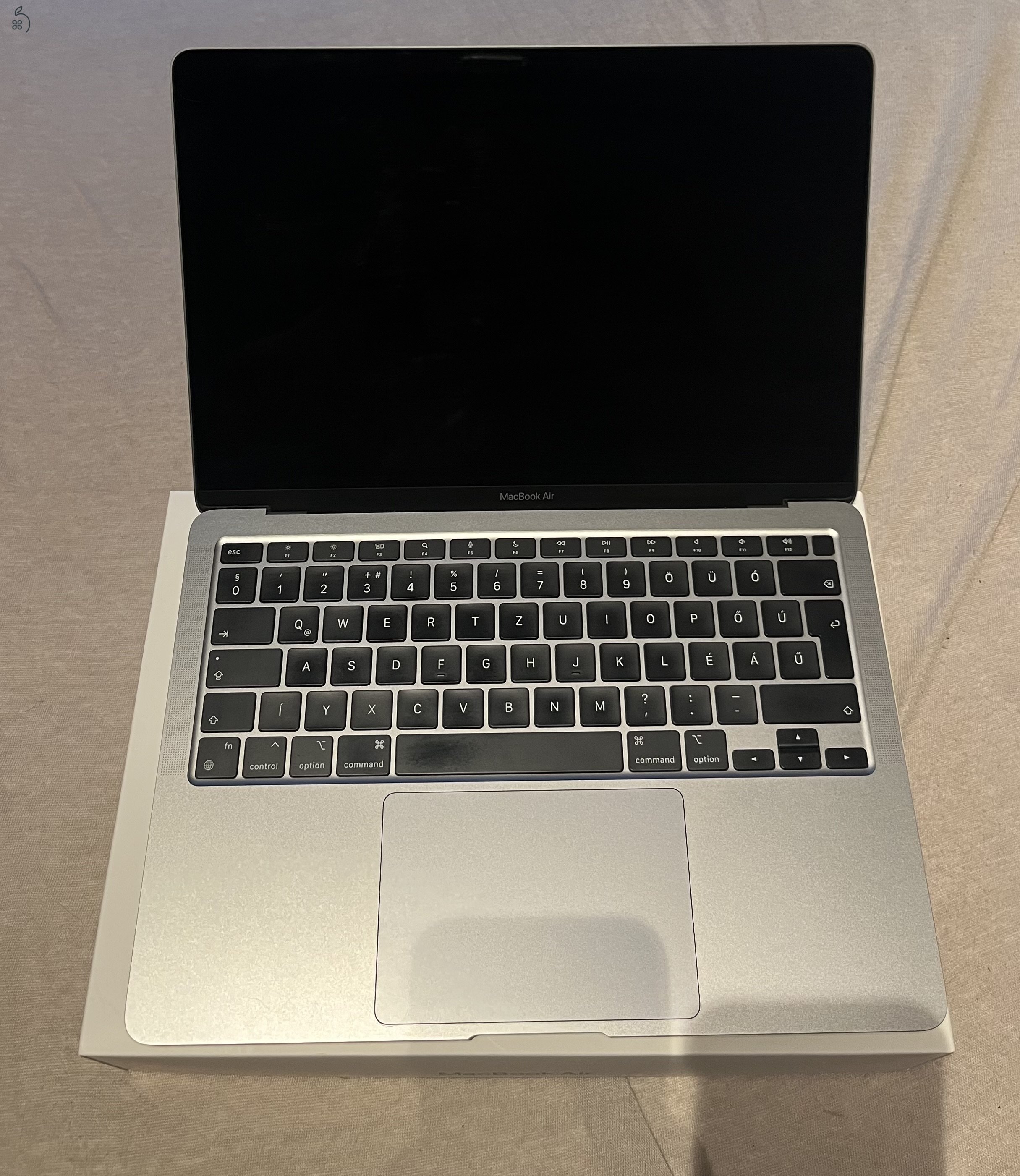 M1 MacBook Ar 8Gb 256Gb - 97% akku
