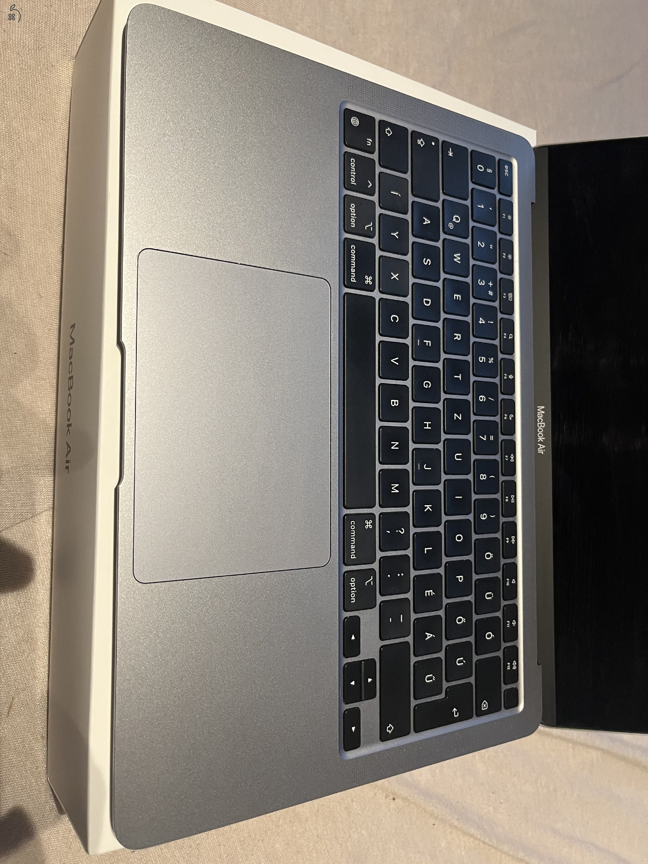 M1 MacBook Ar 8Gb 256Gb - 97% akku