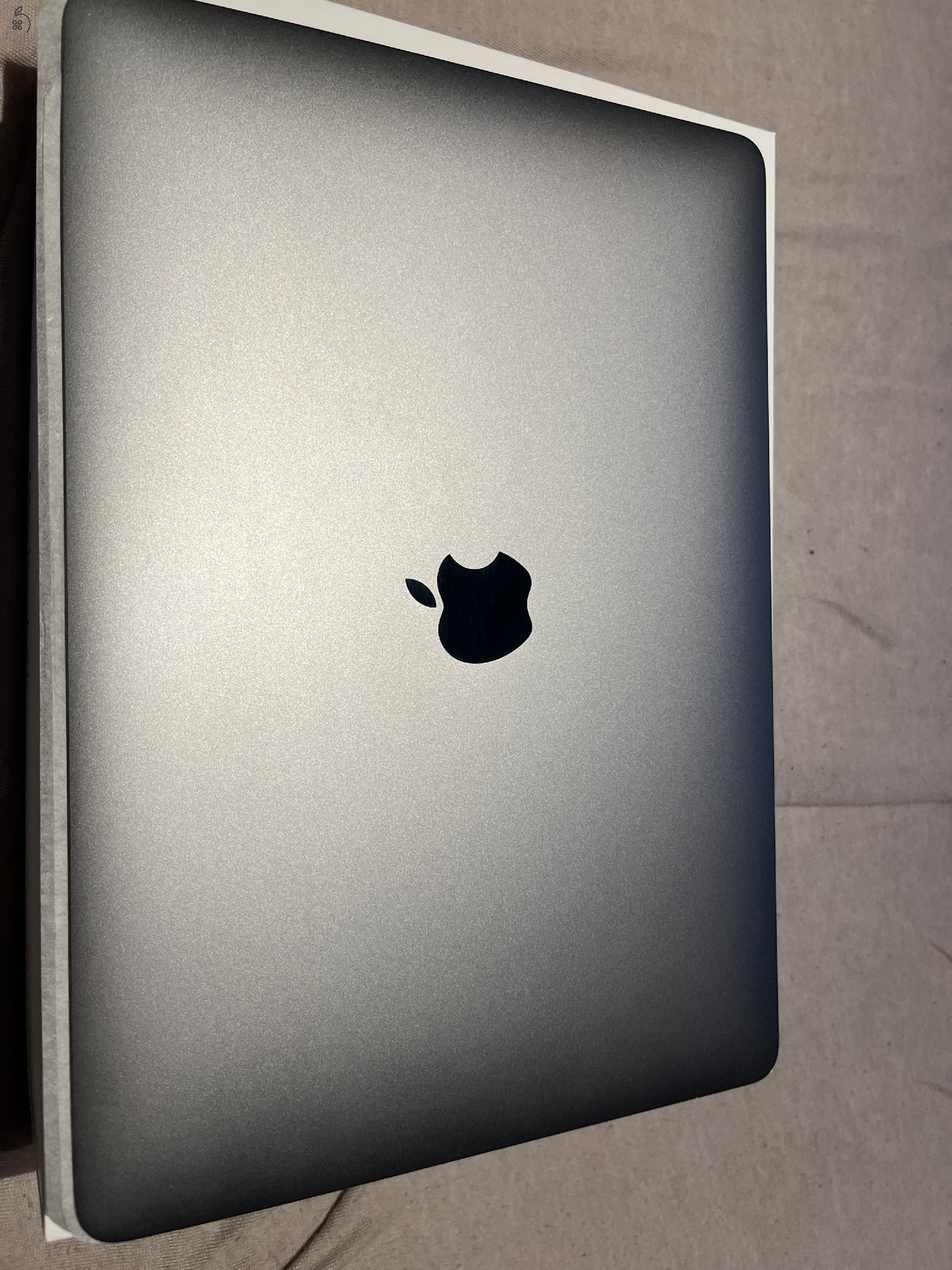 M1 MacBook Ar 8Gb 256Gb - 97% akku