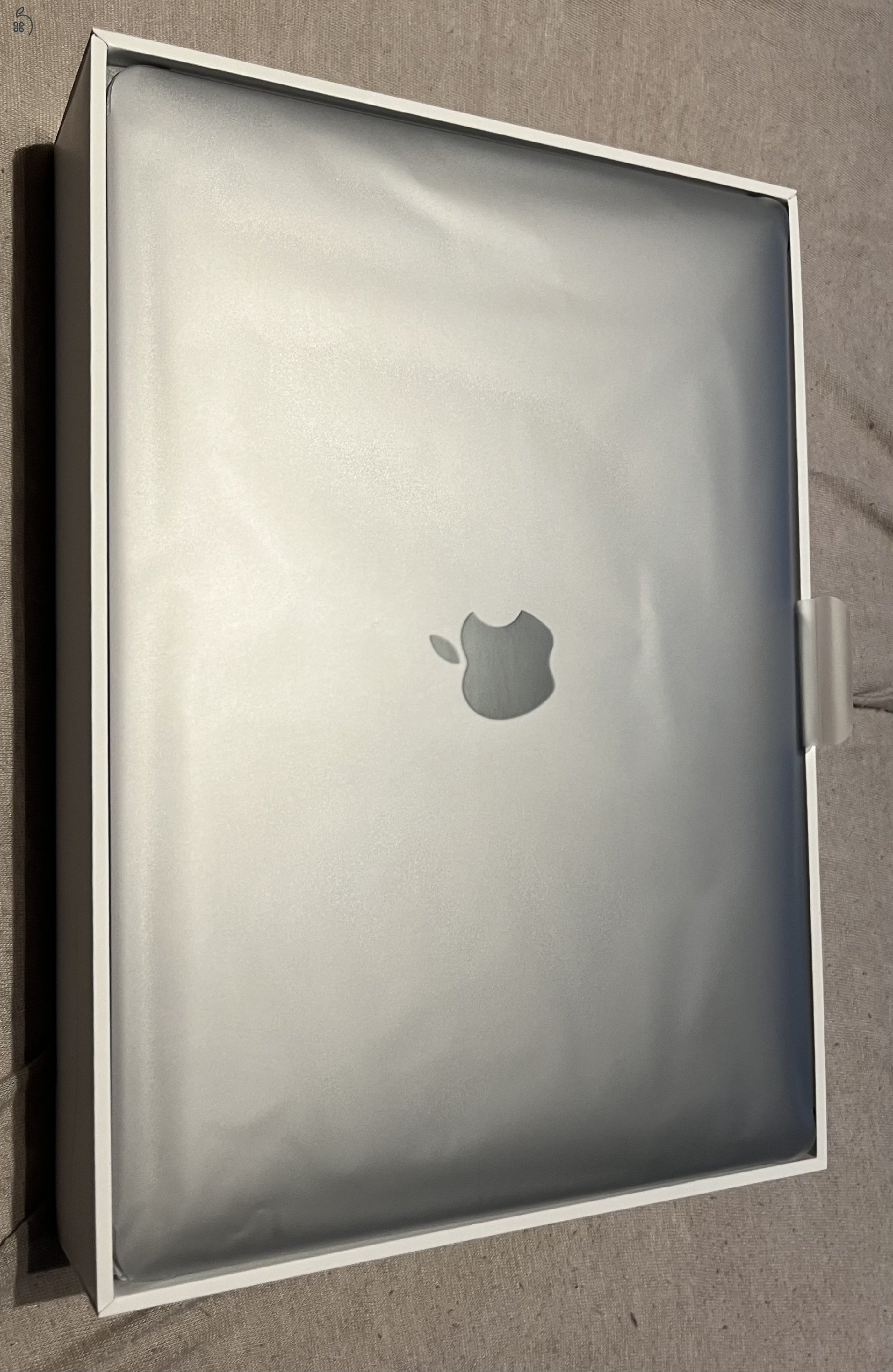 M1 MacBook Ar 8Gb 256Gb - 97% akku