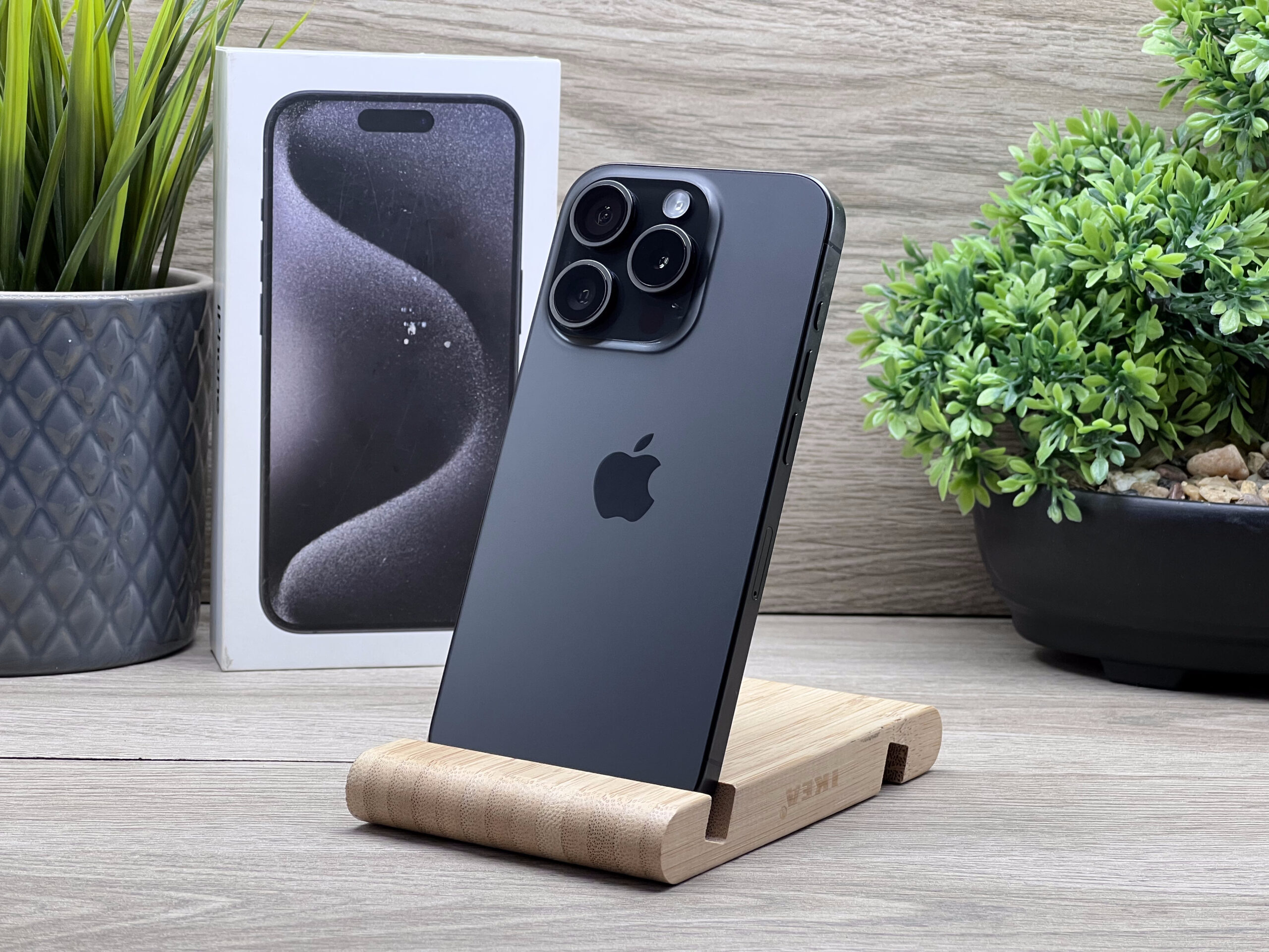 Hibátlan iPhone 15 Pro Black Titanium 128GB 2 ÉV Garanciával Számlával Aksi 100%