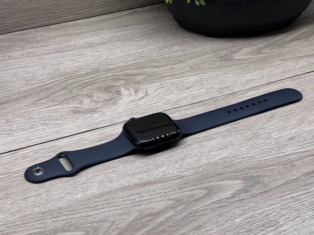 Apple Watch  S7 Midnight 45mm 2 ÉV Garanciával Számlával