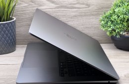 Hibátlan MacBook Air 2023 M2 15” 256GB 2 ÉV Garanciával Számlával