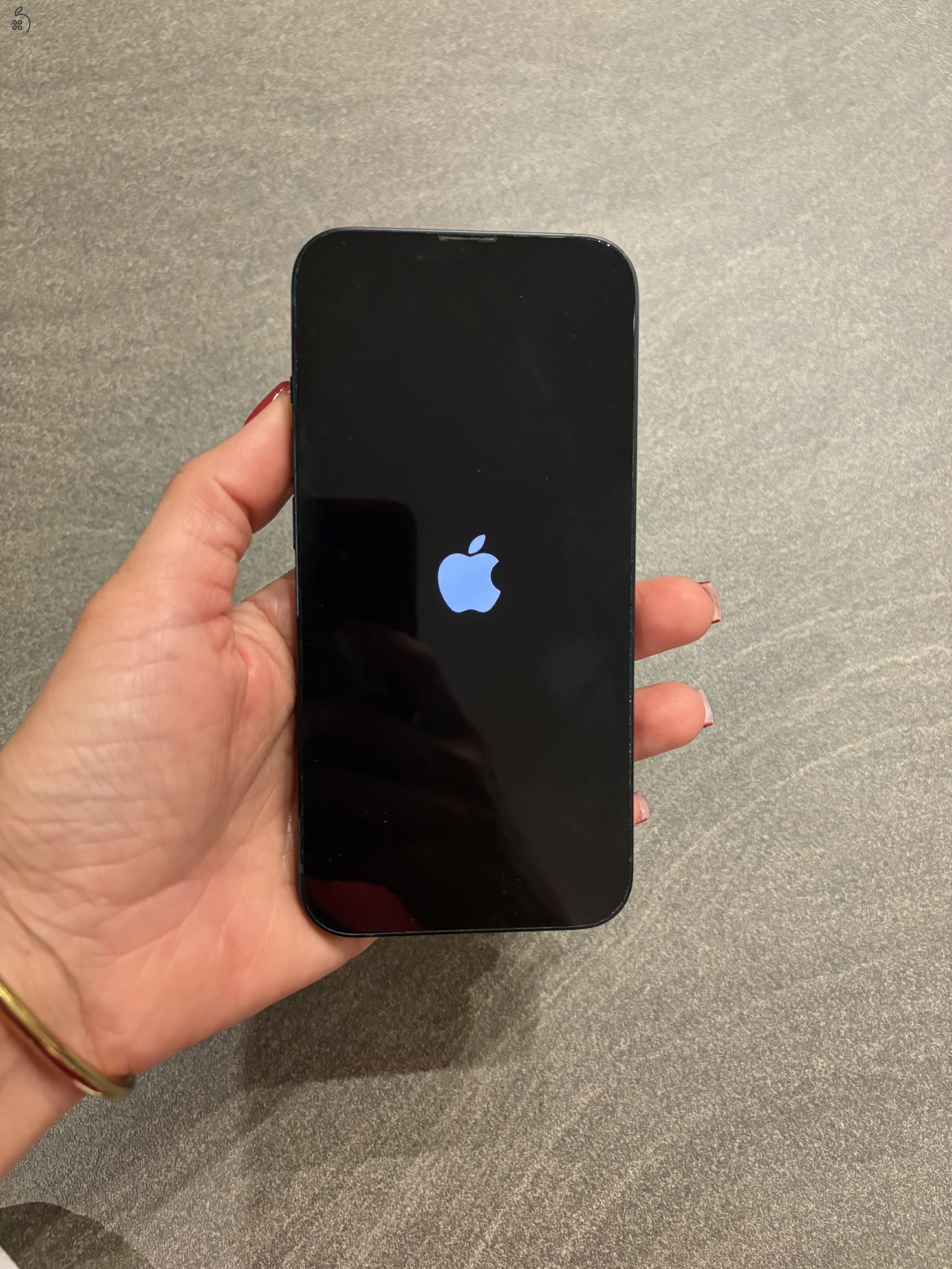 iPhone 13 128 GB, független,  akku 78%, fekete