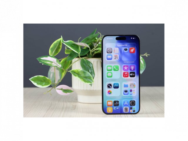 Használt Apple iPhone 15 Pro Max 128GB asztrofekete B US-8600