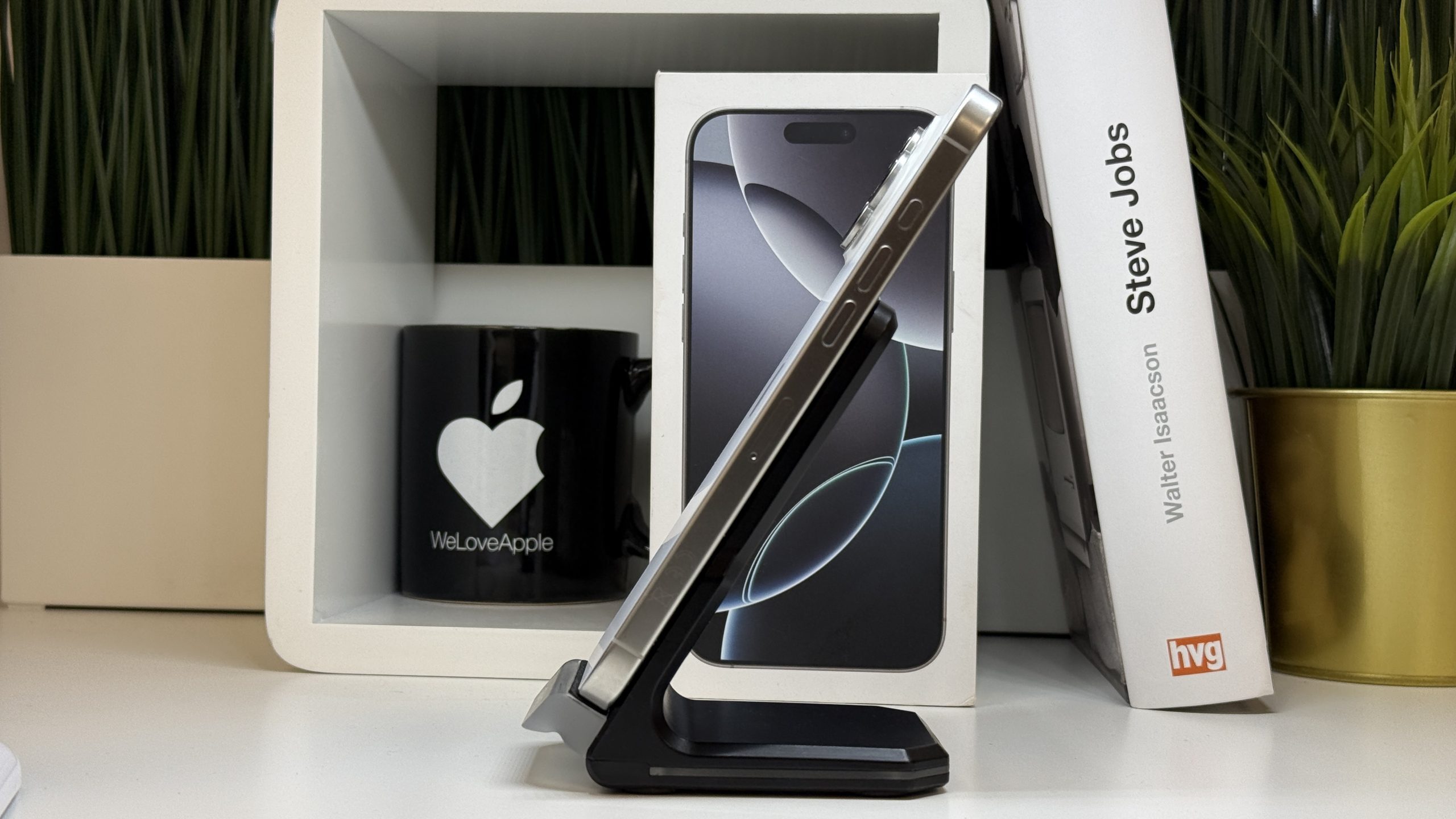 iPhone 16 Pro Max 256GB, Fehér Titán, Független, Számla, 2 Év Garancia, 92%