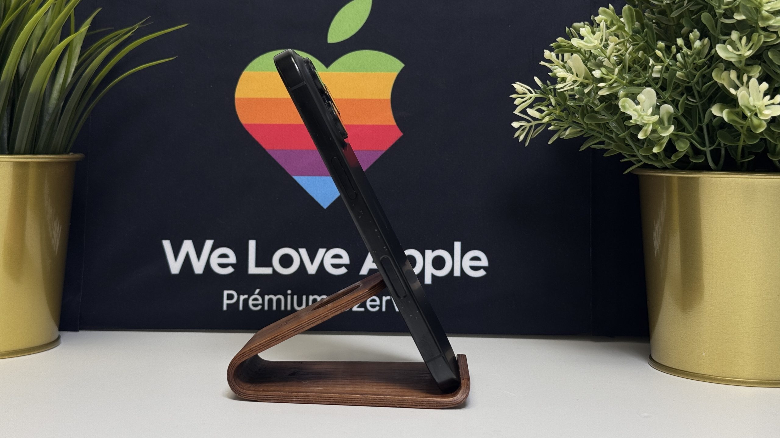 iPhone 16 Pro 128GB, Fekete Titán, Független, Számla, 2 Év Garancia, 90%