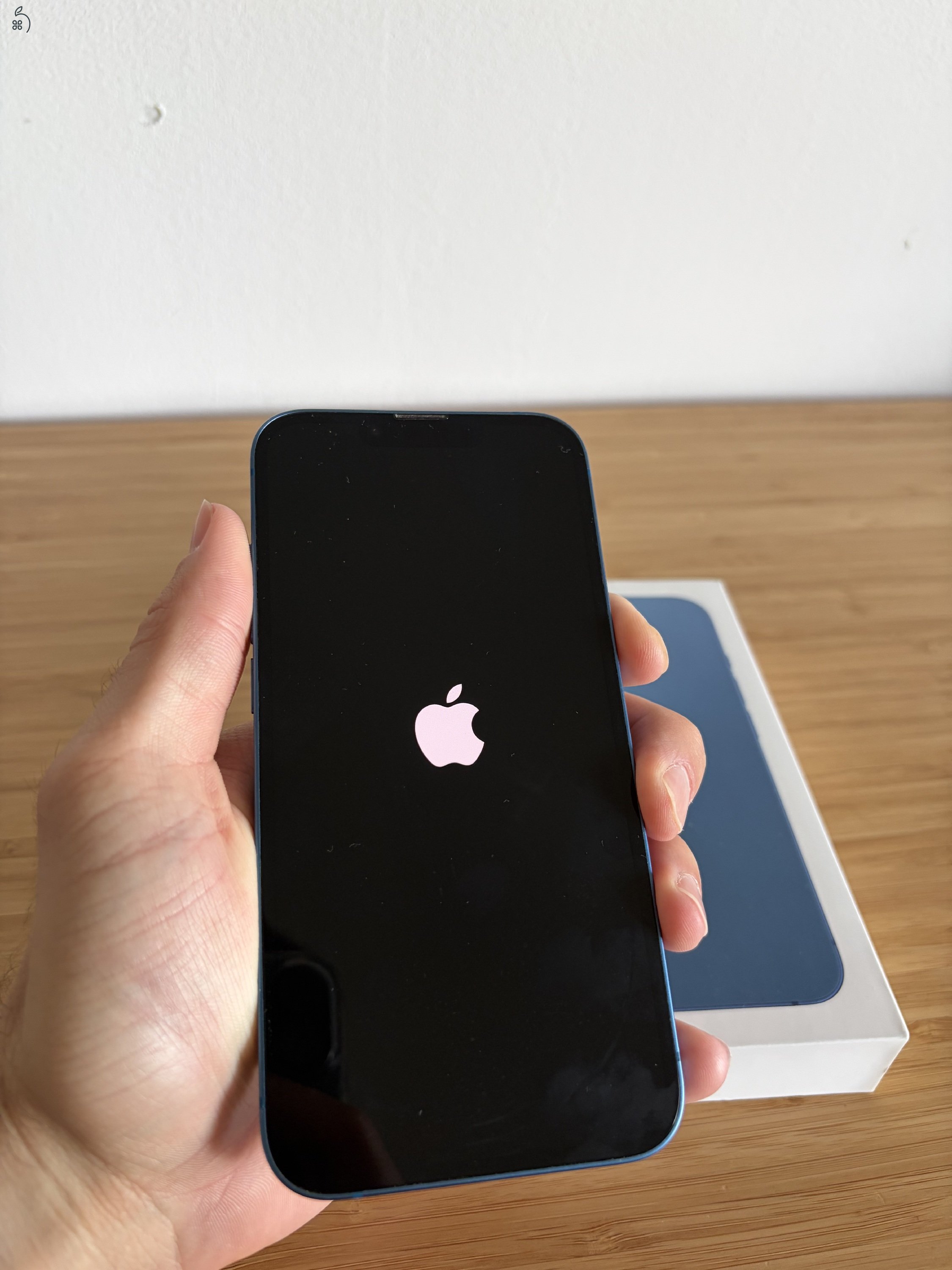 iPhone 13 128 GB, független, akku 78%, kék + AJÁNDÉK SPIGEN TOK