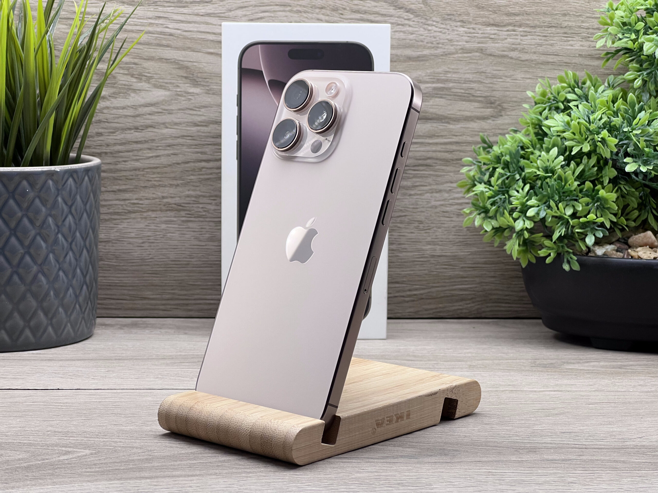 Hibátlan iPhone 16 Pro Max Desert Titanium 256GB 2 ÉV Garanciával Számlával