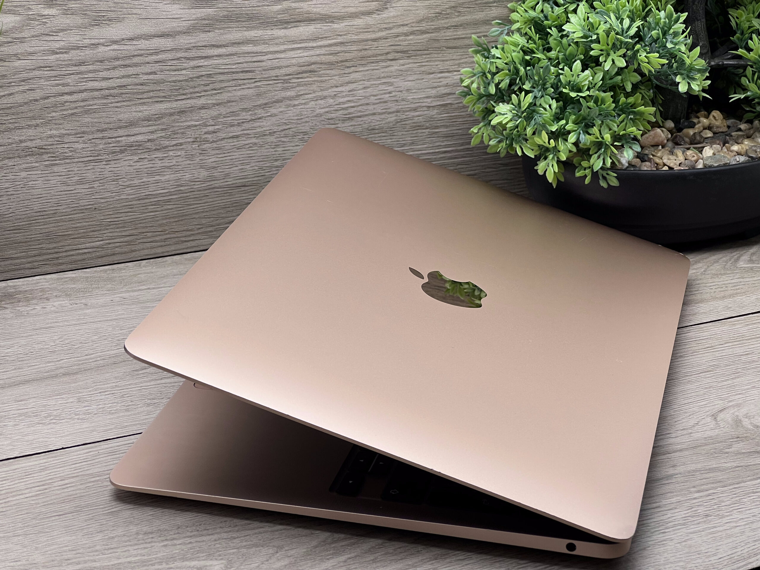 MacBook Air 2020 M1 13”256GB 2 ÉV Garanciával Számlával