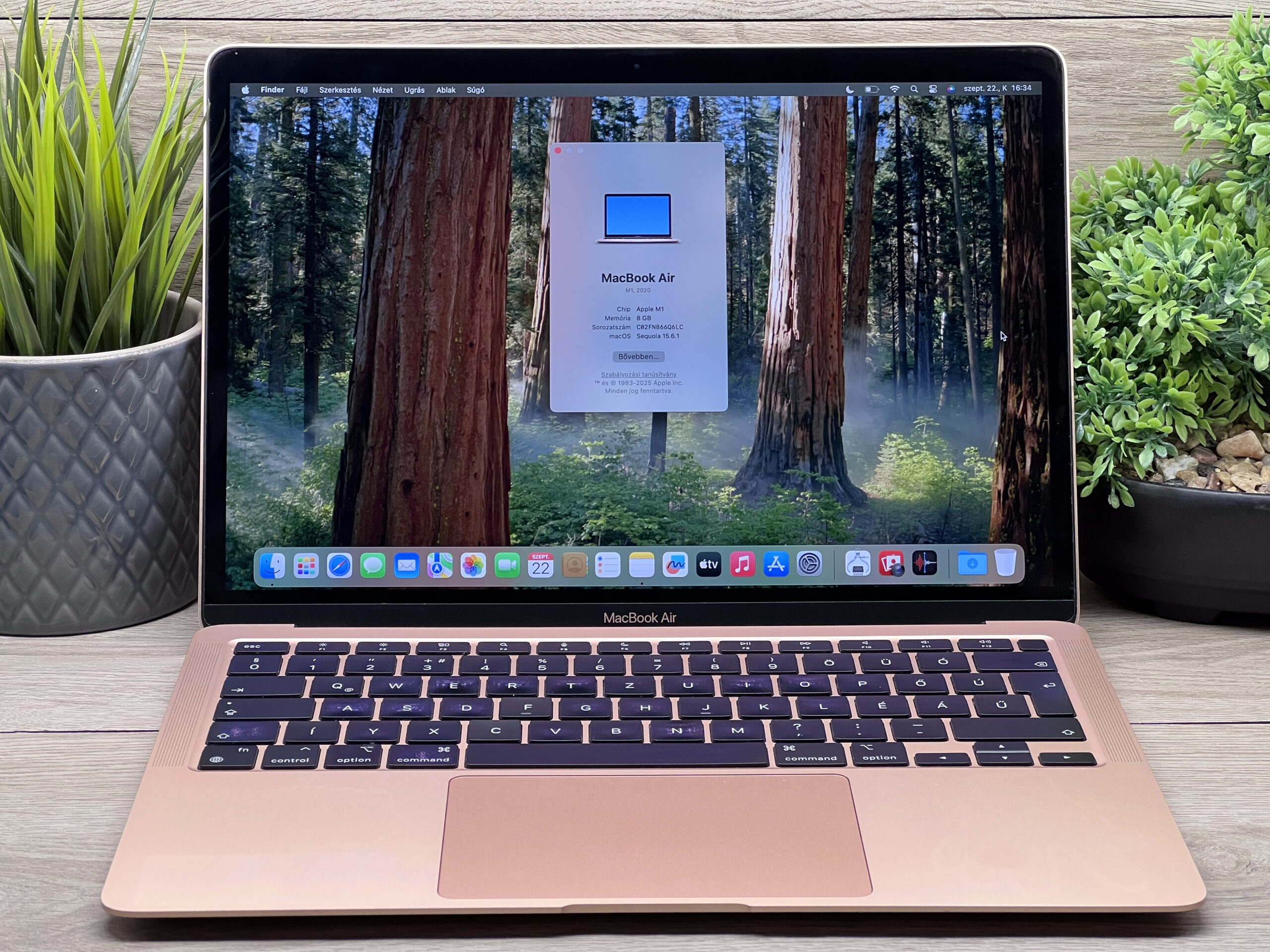 MacBook Air 2020 M1 13”256GB 2 ÉV Garanciával Számlával