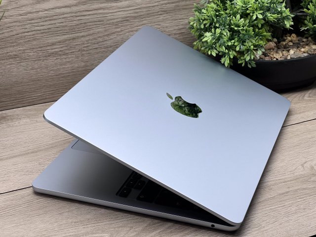 Hibátlan MacBook Air 2025 M4 13” 256GB 2 ÉV Garanciával Számlával Aksi 100%